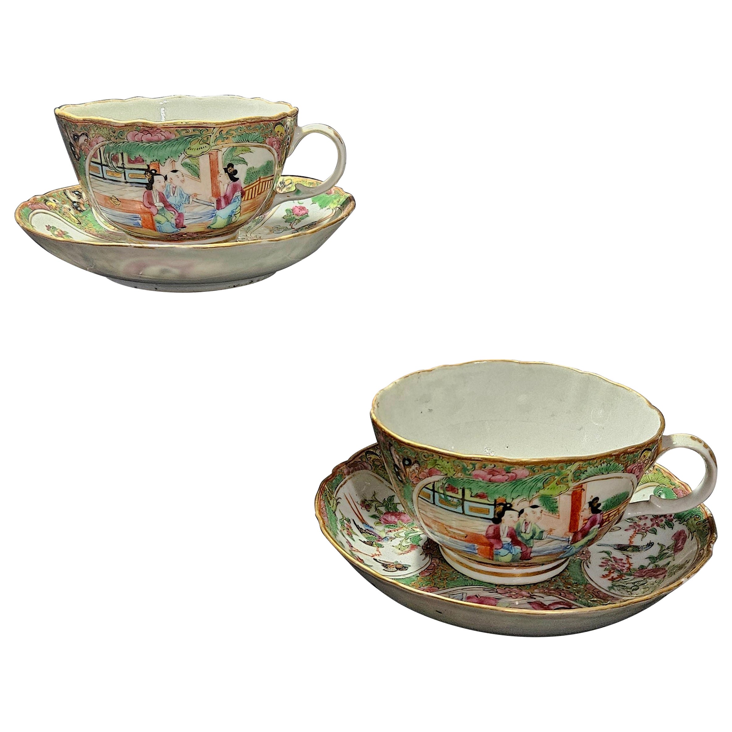 Paire d'anciennes tasses et soucoupes en porcelaine d'exportation à médaillon rose, env. 1840 en vente
