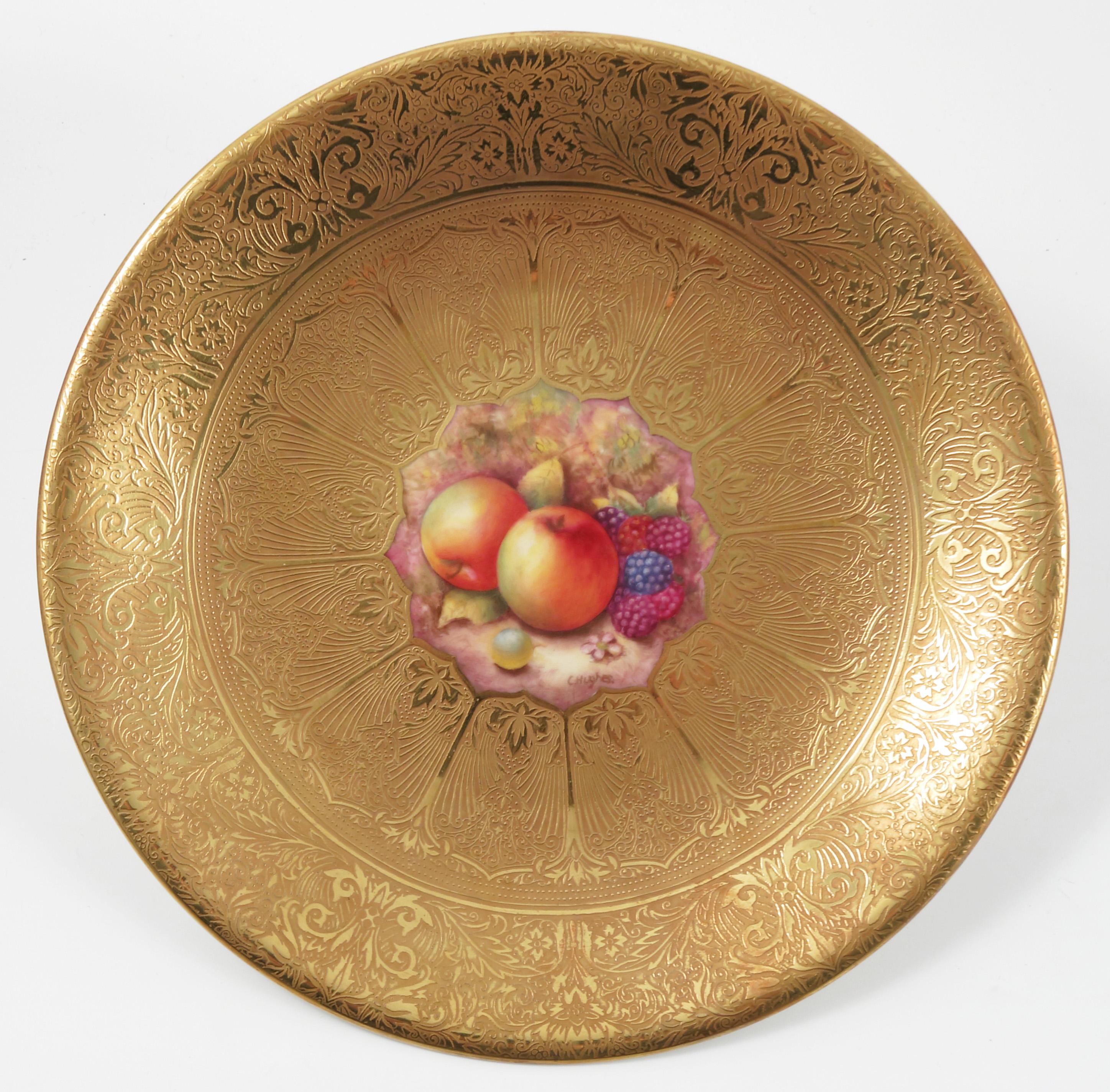 A wonderful pair of Royal Worcester acid gilt plates mid 20th century in date.

Both by Chris Hughes, one decorated with raspberries and apples to the centre the other with blackberries and peaches, both with exqusite gilded decoration.

Both