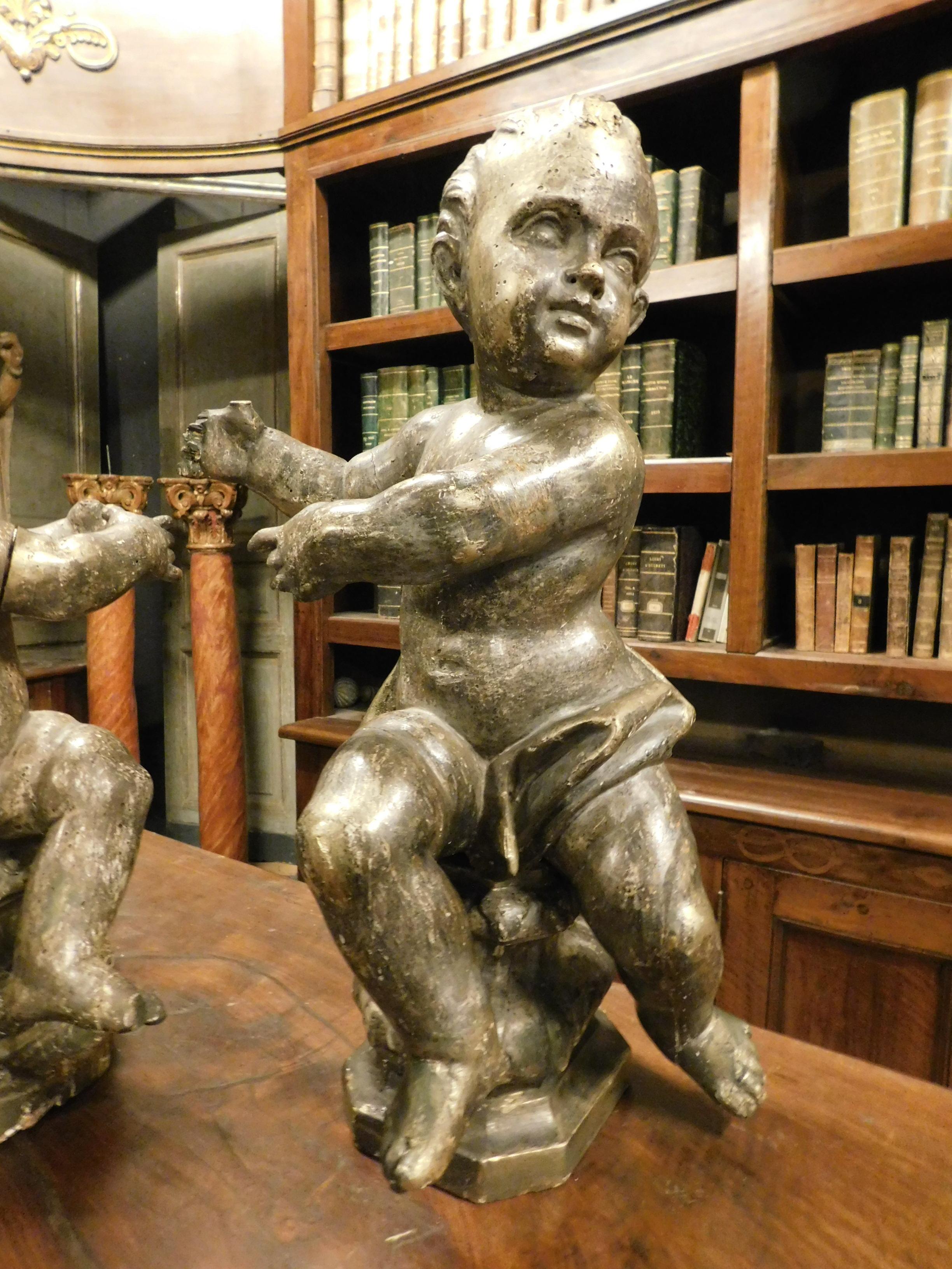 18th Century and Earlier Antique Pair of Sculptures, Cherubs Silvered and Gilded Wood, 18th Century Italy