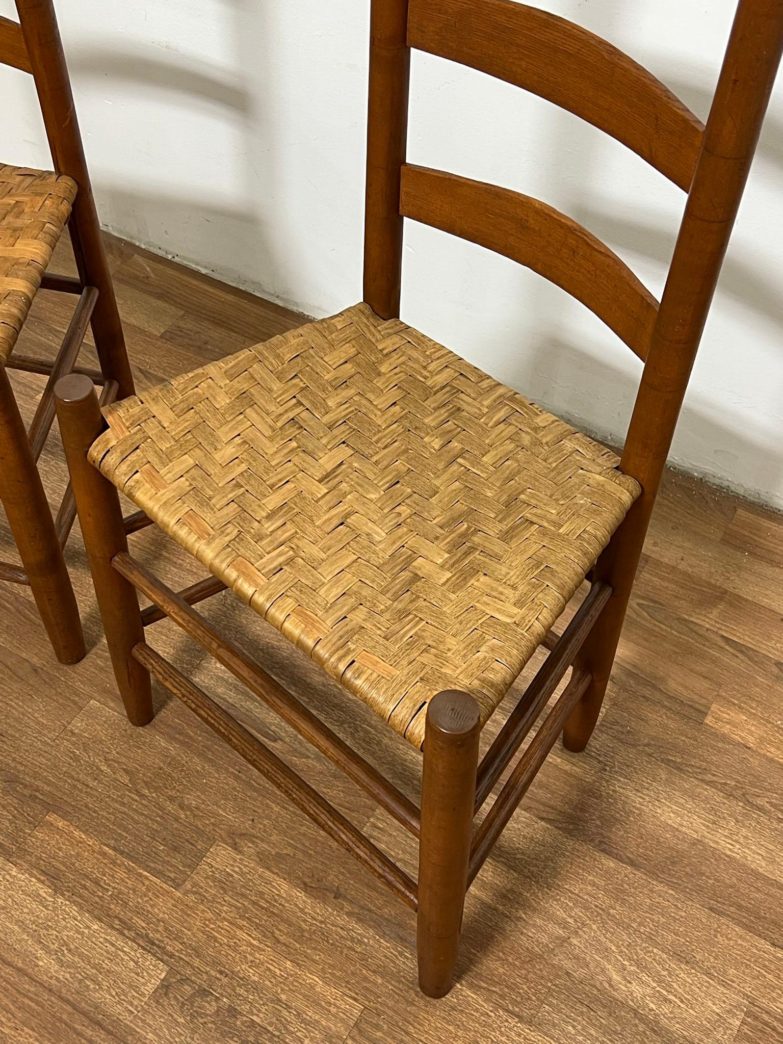 Antique Pair of Shaker Chairs from the Enfield Community, Circa Mid 1800s In Good Condition In Peabody, MA
