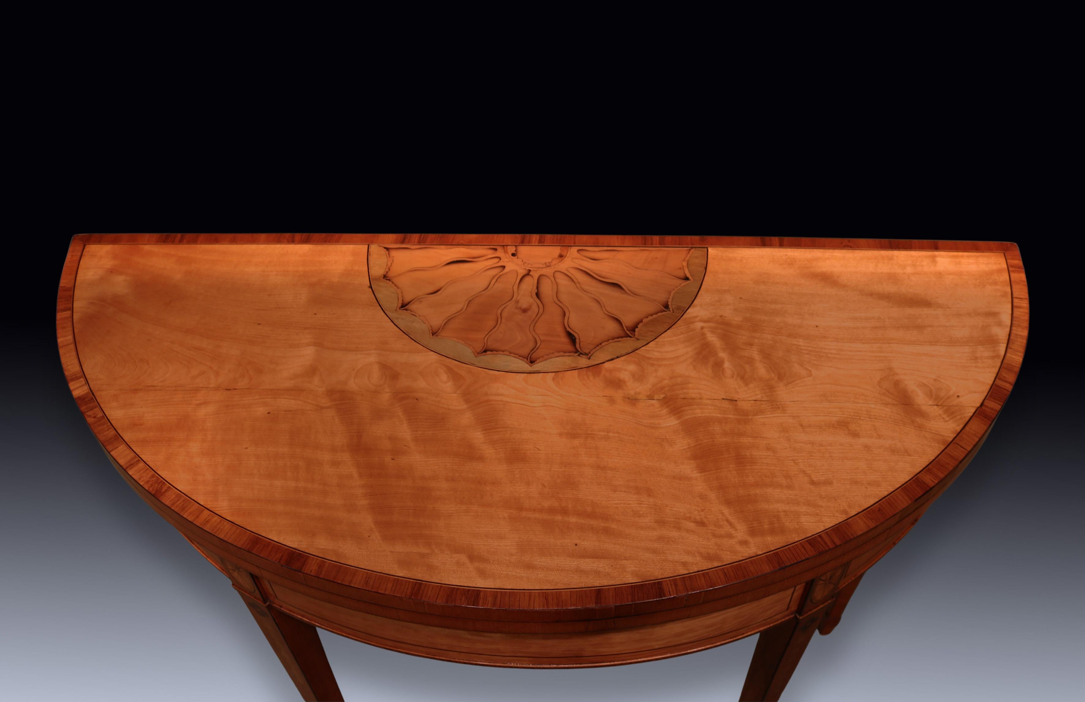 Satinwood Antique pair of Sheraton period satinwood card tables For Sale