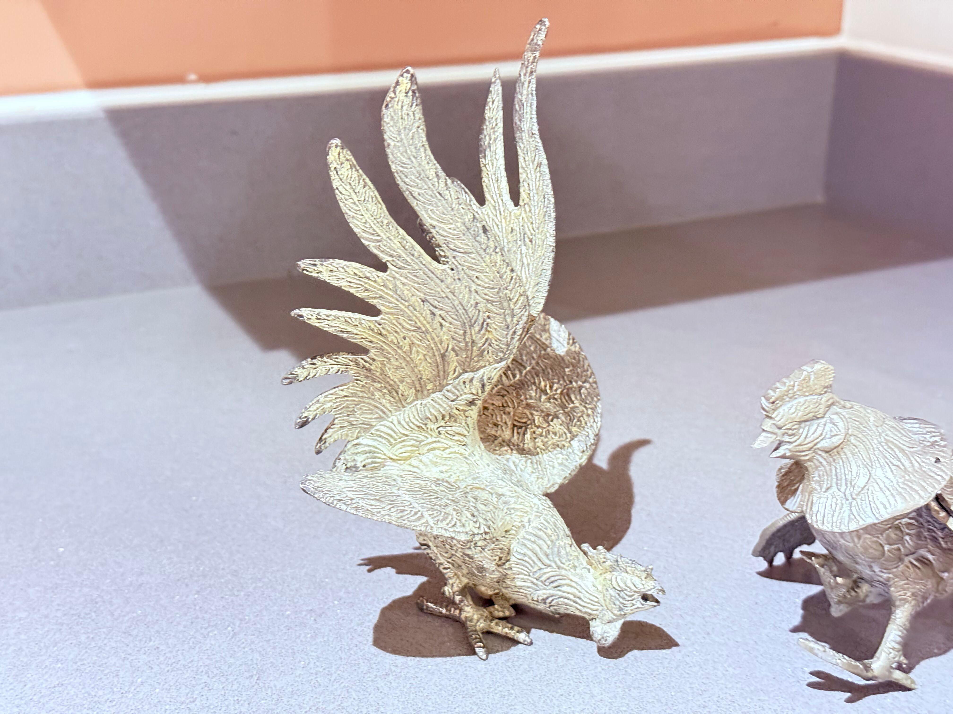 Antikes Paar Silberhahn Stand, Dekoration für Heimdekor, Tierfigur (Italienisch) im Angebot