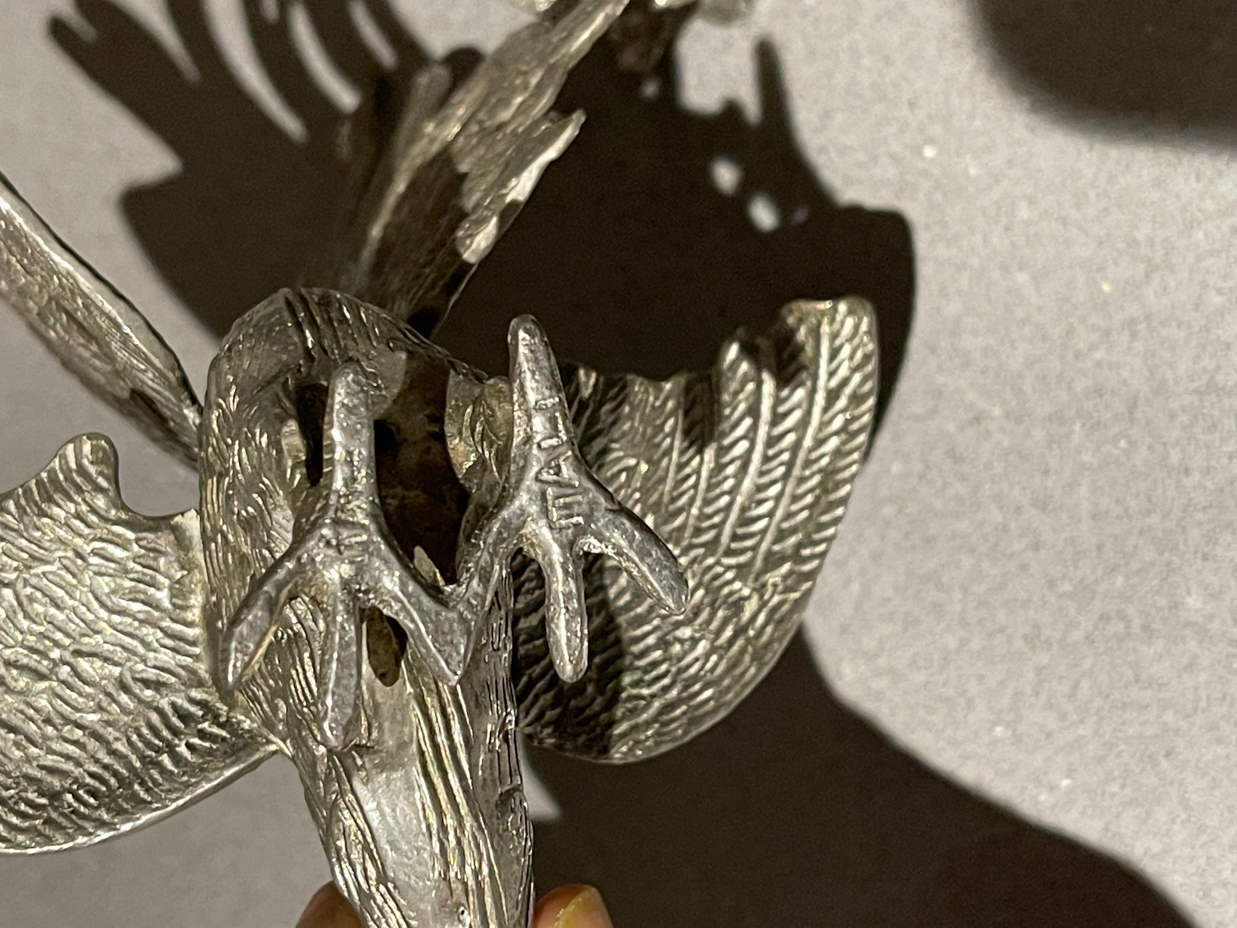 gallos finos tallados en madera