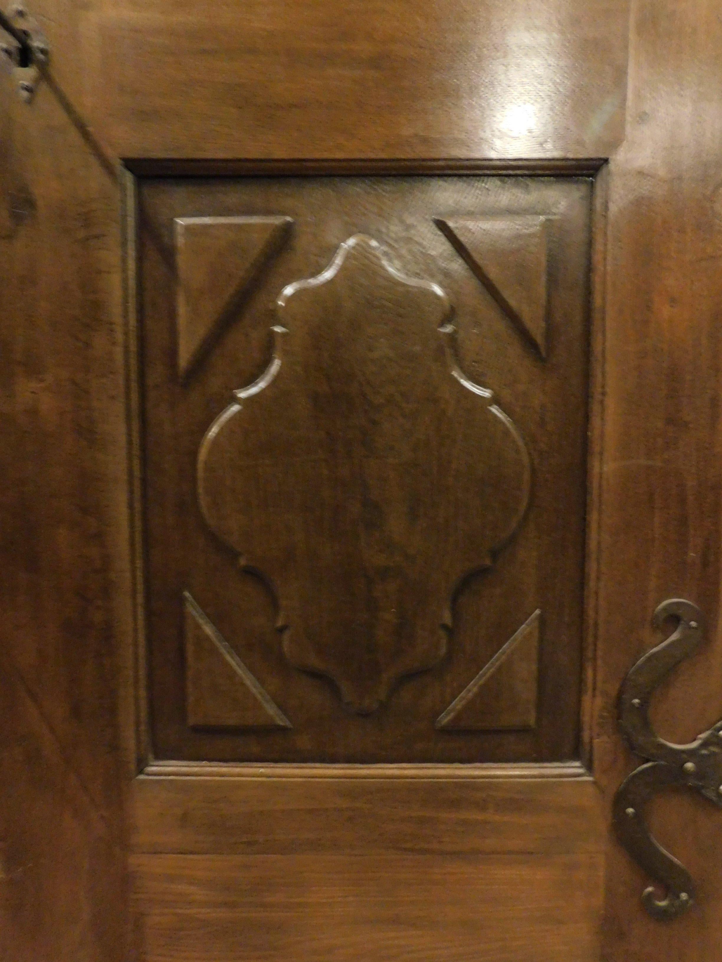 Antique Pair of Single Oak Doors, 18th Century, Italy 4