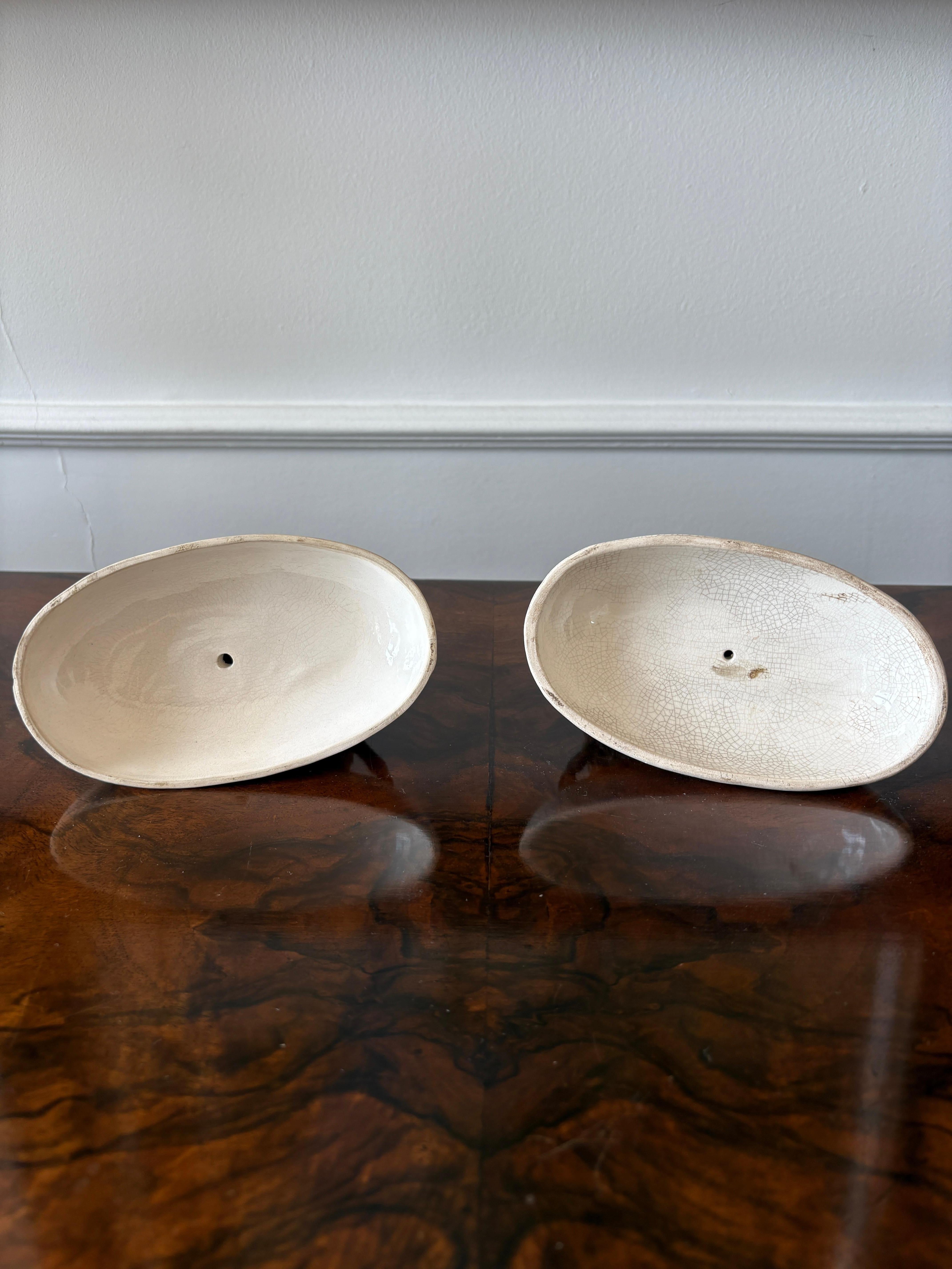 Antiguo par de ovejas de Staffordshire de Samuel Alcock & Co, Burselm, con vellones de maravillosa textura sobre bases ovales amarillas.

Un par encantador en precioso estado original

Dimensiones:
Altura 10 cm (3,94 pulg.)
Anchura 13,5 cm (5,31