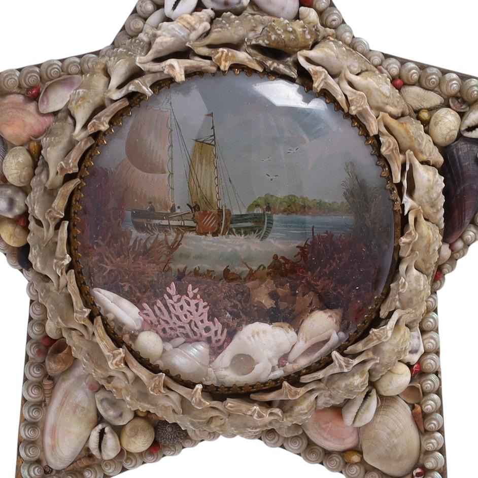 Antique Pair of Star Form Sailors Valentines In Good Condition In Palm Beach, FL