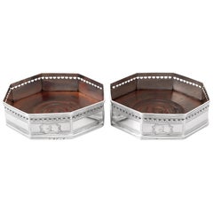 Antica coppia di sottobicchieri in argento sterling di Joseph Scammell