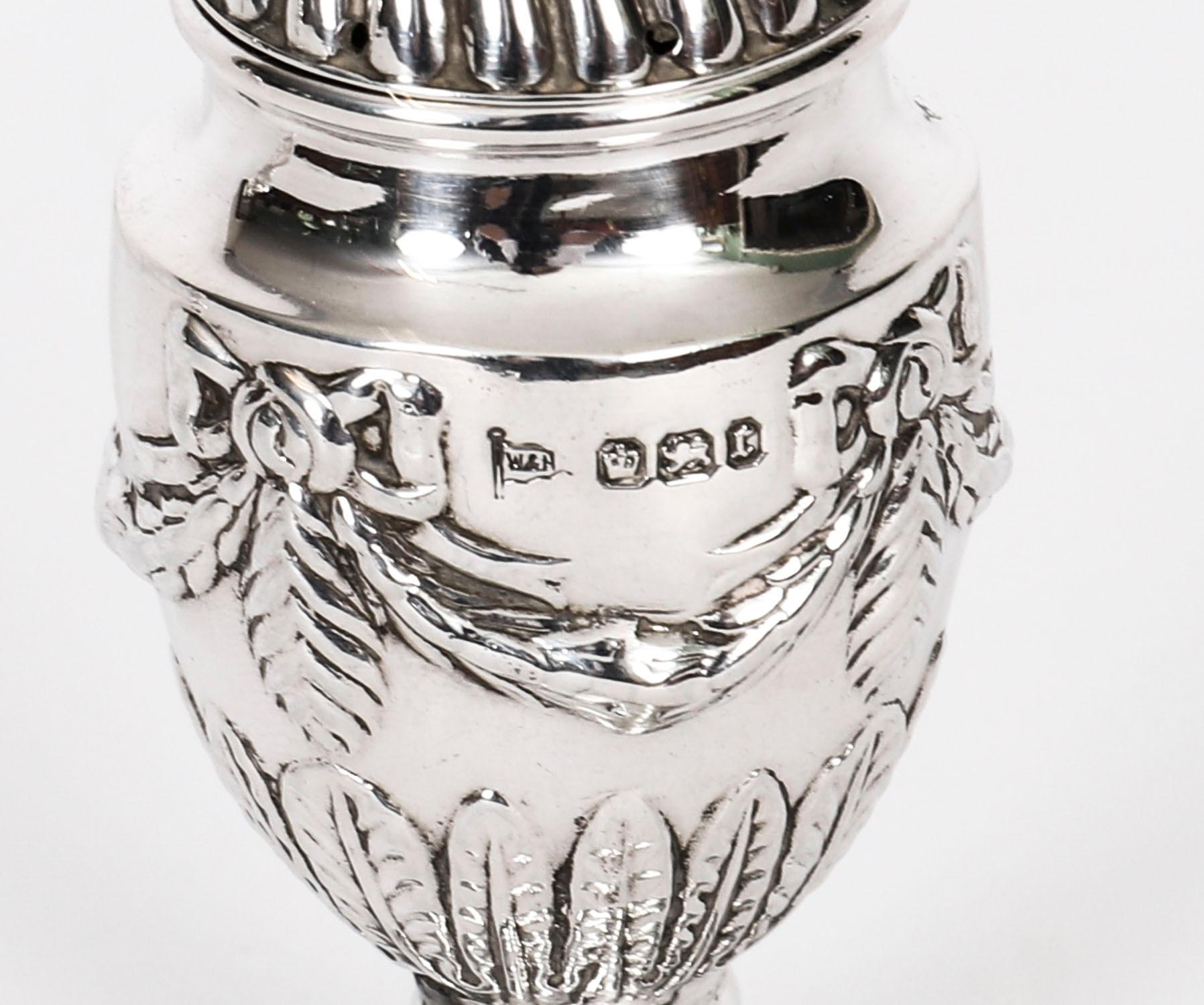 Antica coppia di Shakers in argento sterling per sale e pepe del 1885, XIX secolo in vendita 4