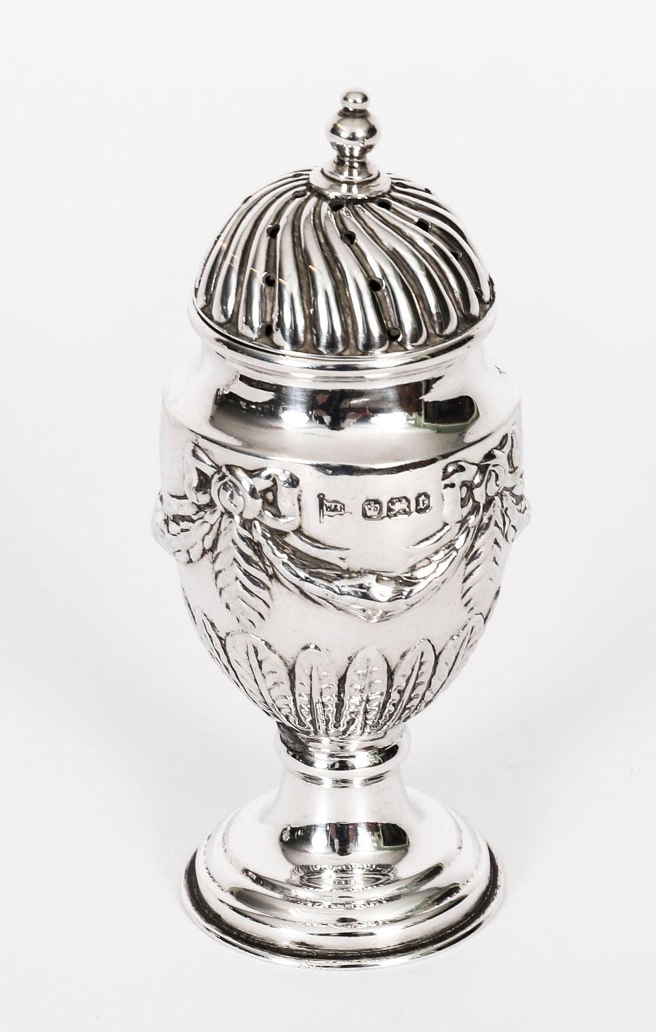 Antica coppia di Shakers in argento sterling per sale e pepe del 1885, XIX secolo in vendita 5