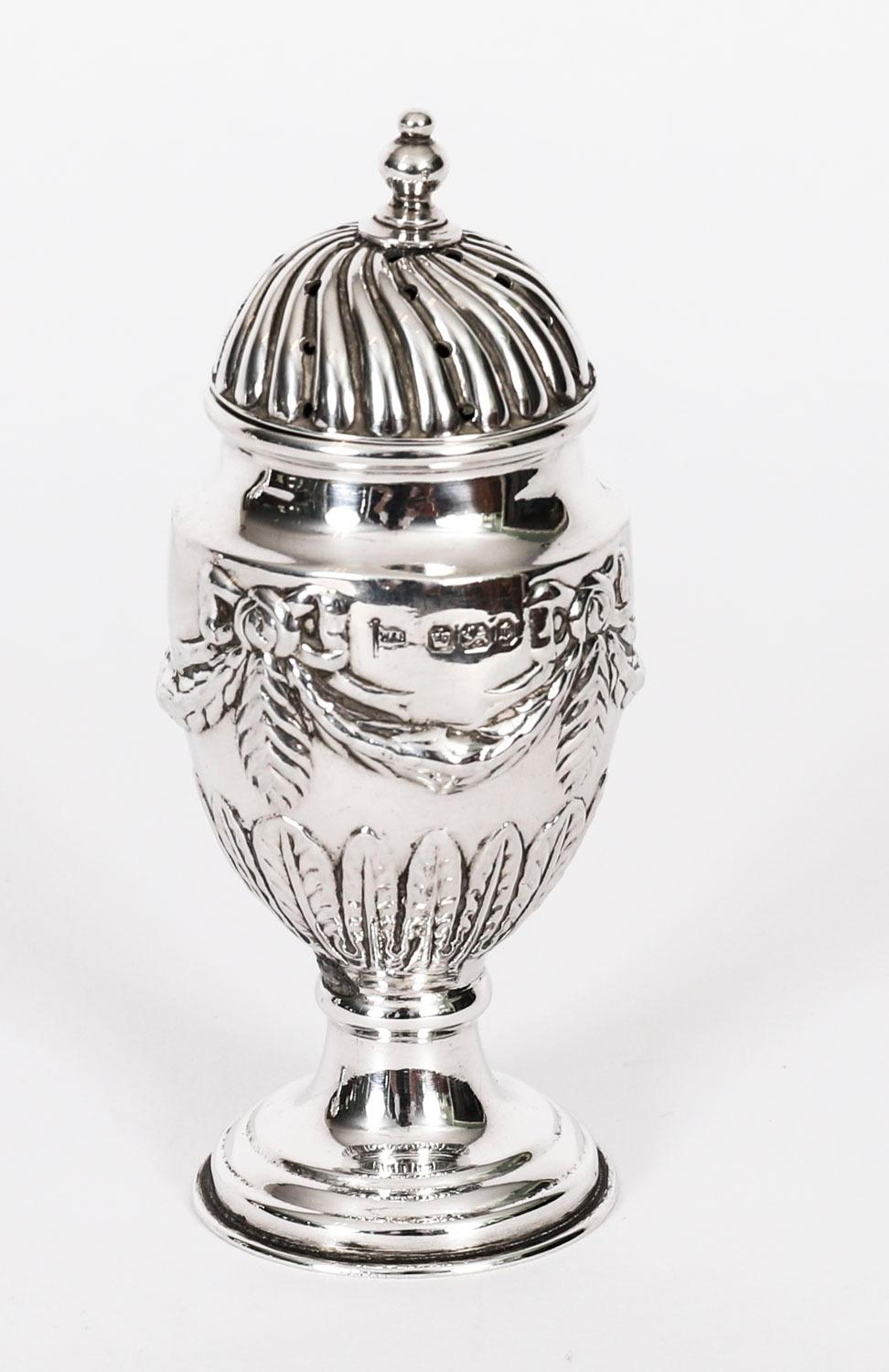 Antica coppia di Shakers in argento sterling per sale e pepe del 1885, XIX secolo in vendita 6