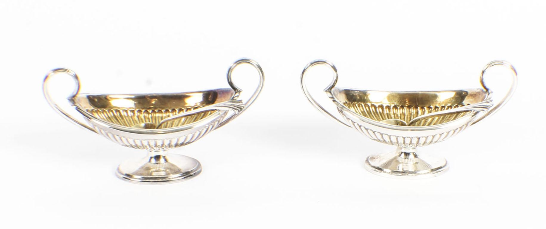 Antique Pair of Sterling Silver Salts & Spoons by Fenton Bros 1881, 19th Century In Good Condition In London, GB