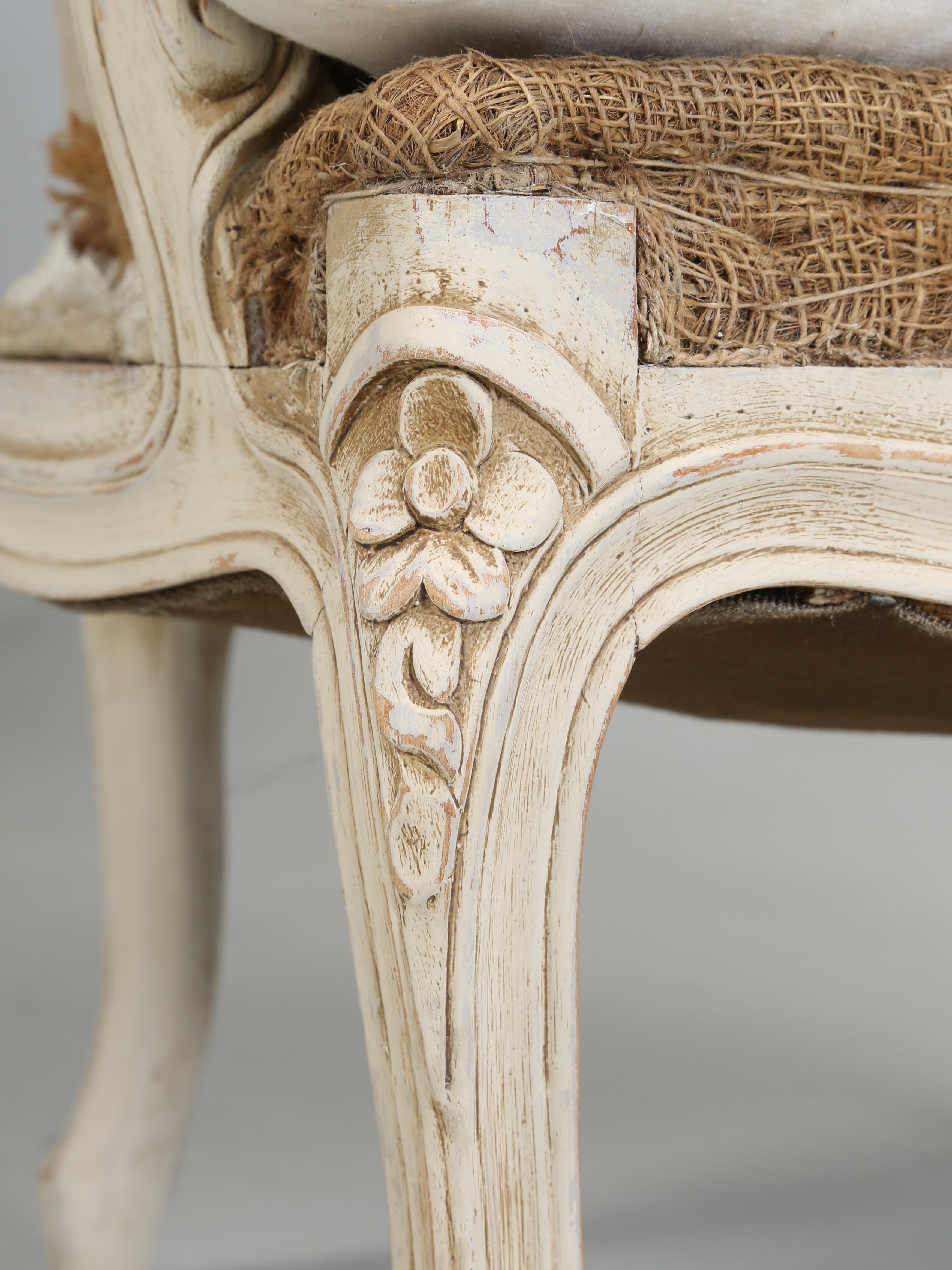 Antikes Paar schwedischer Gustavianischer Bergère Stühle in alter Farbe unrestauriert um 1900 im Angebot 5
