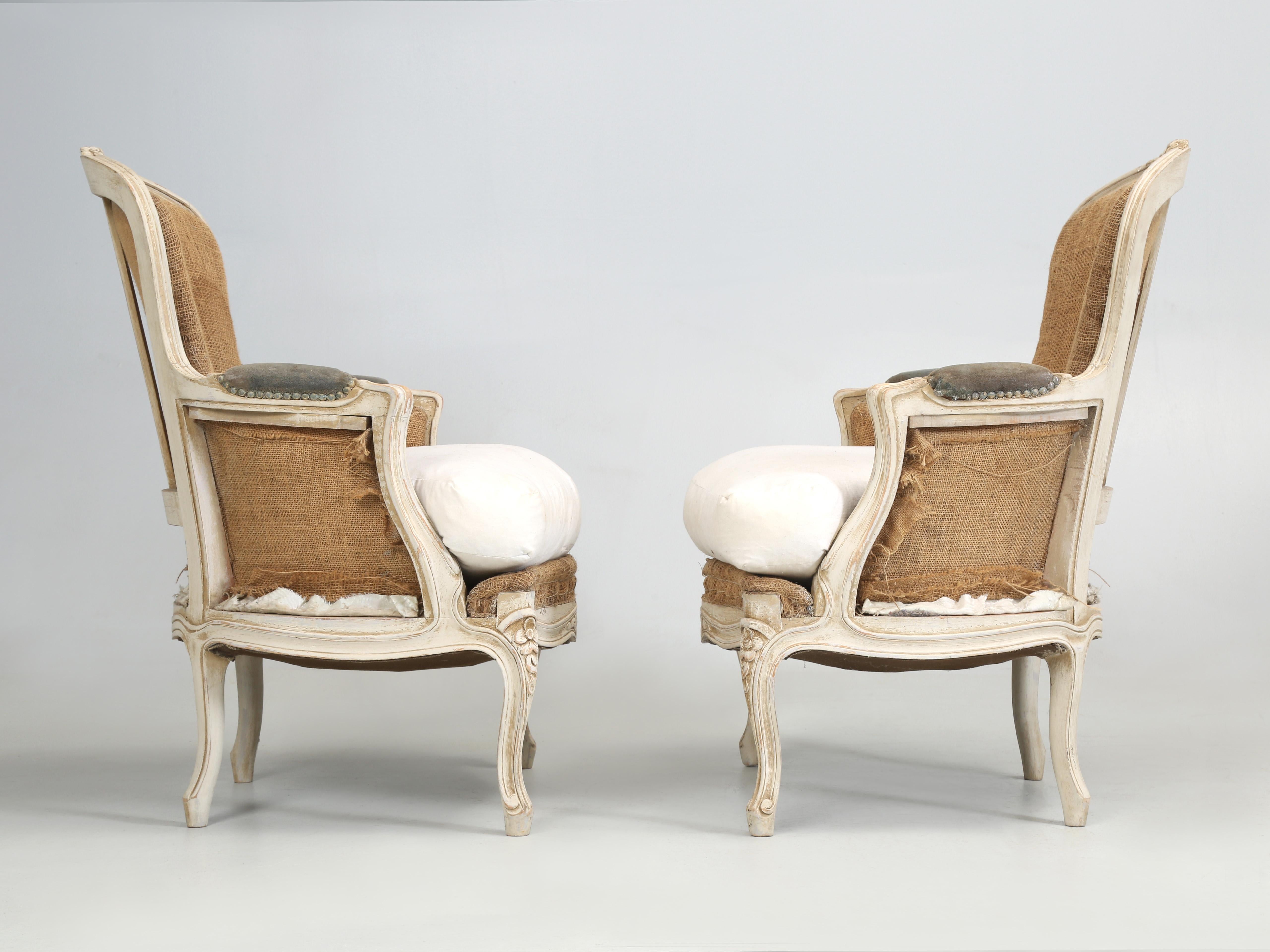 Antikes Paar schwedischer Gustavianischer Bergère Stühle in alter Farbe unrestauriert um 1900 im Angebot 10