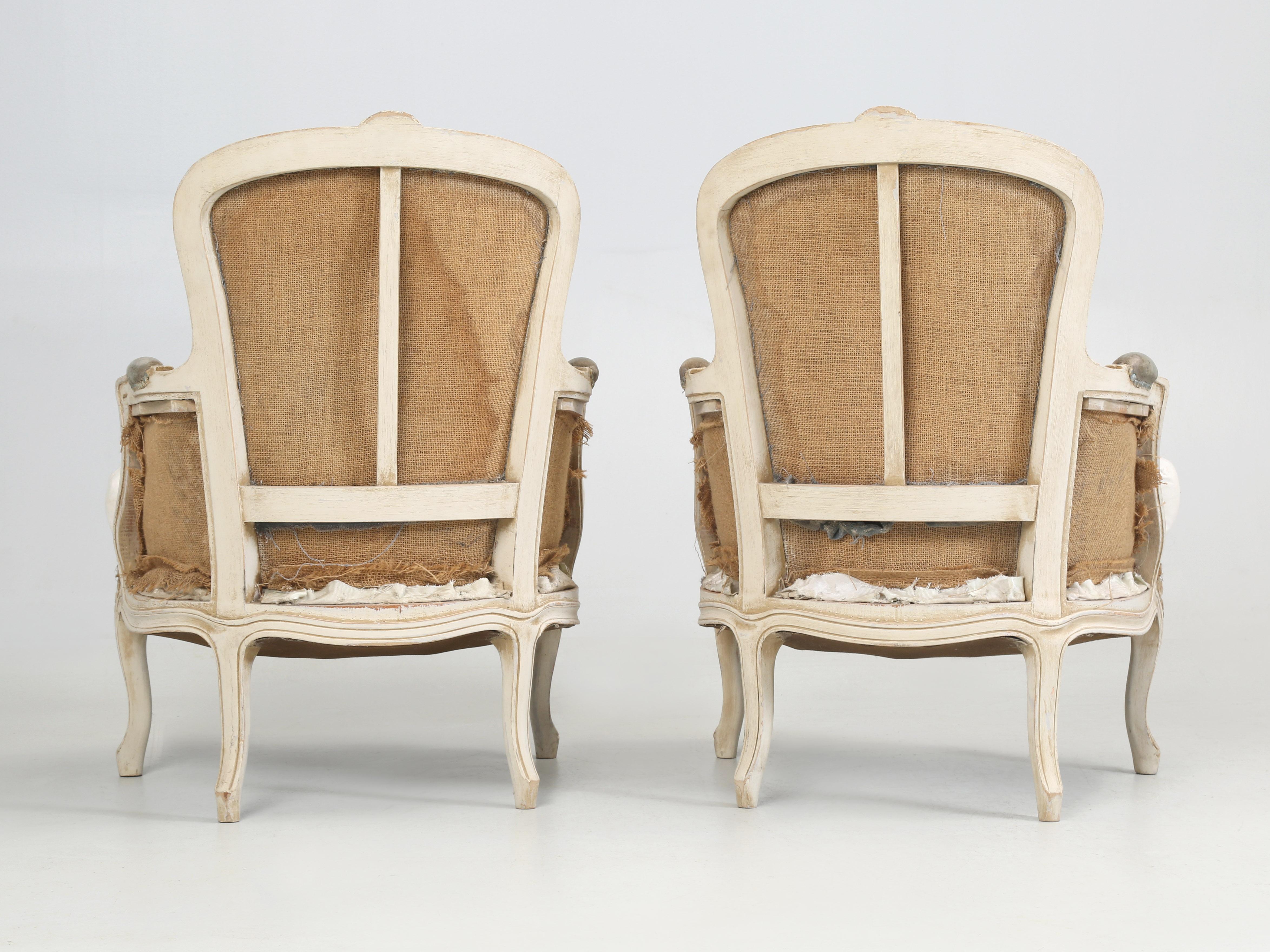 Antikes Paar schwedischer Gustavianischer Bergère Stühle in alter Farbe unrestauriert um 1900 im Angebot 11
