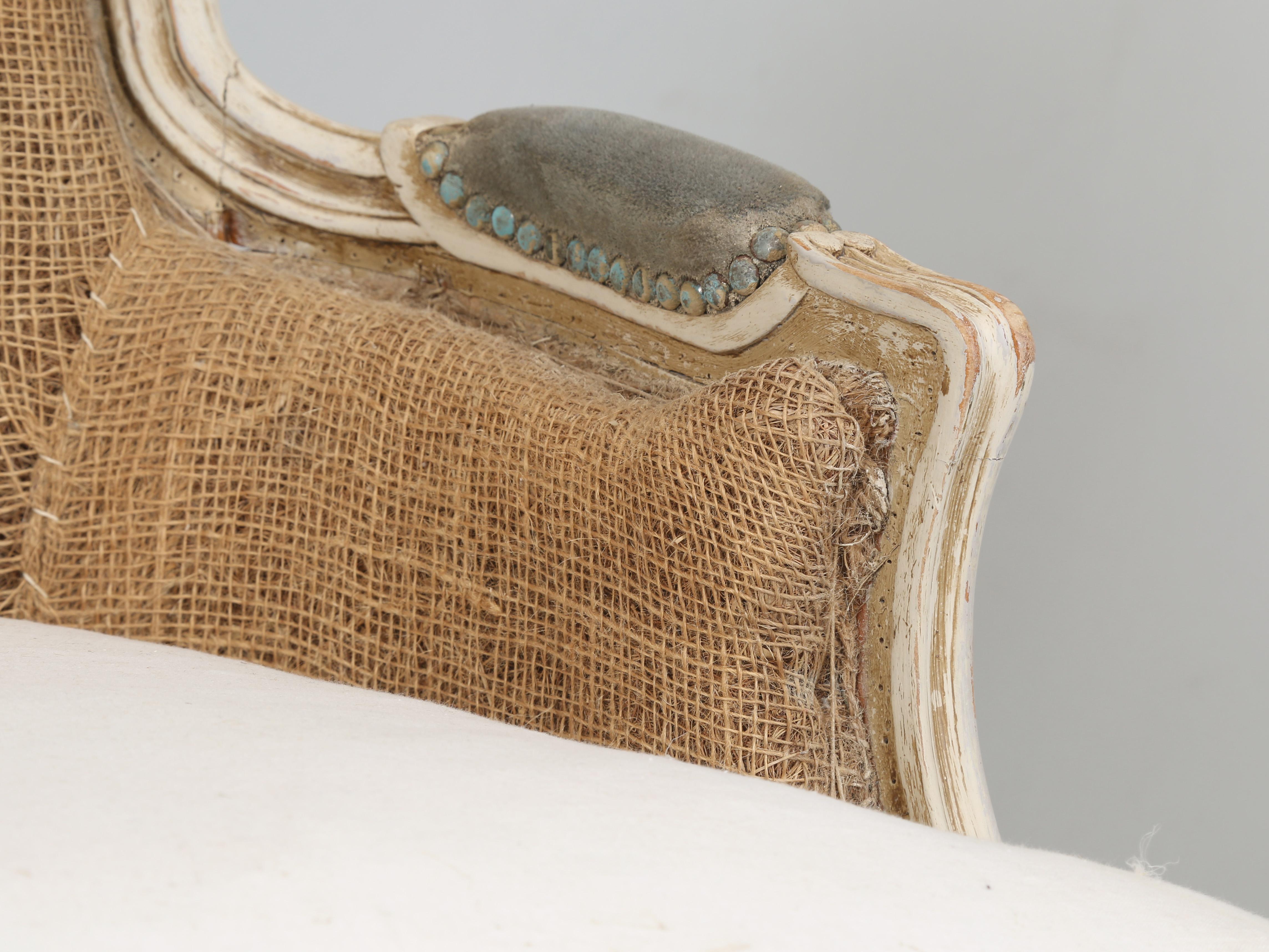 Antikes Paar schwedischer Gustavianischer Bergère Stühle in alter Farbe unrestauriert um 1900 im Angebot 1