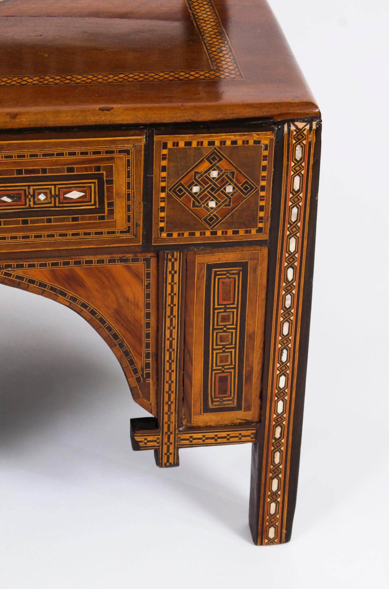Antike Sessel mit Intarsien aus syrischem Parkett C1900 im Angebot 5