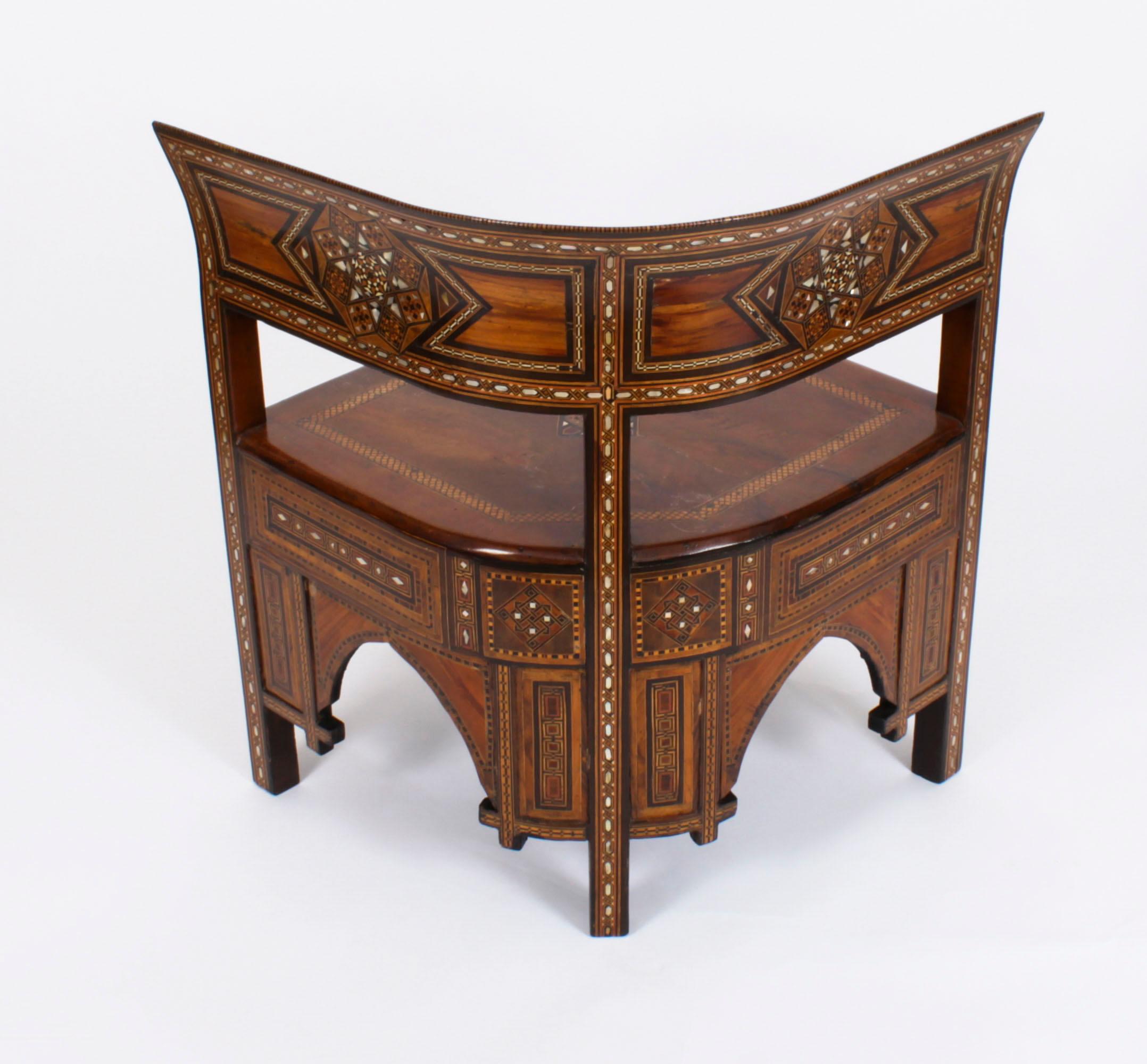 Antike Sessel mit Intarsien aus syrischem Parkett C1900 im Angebot 9