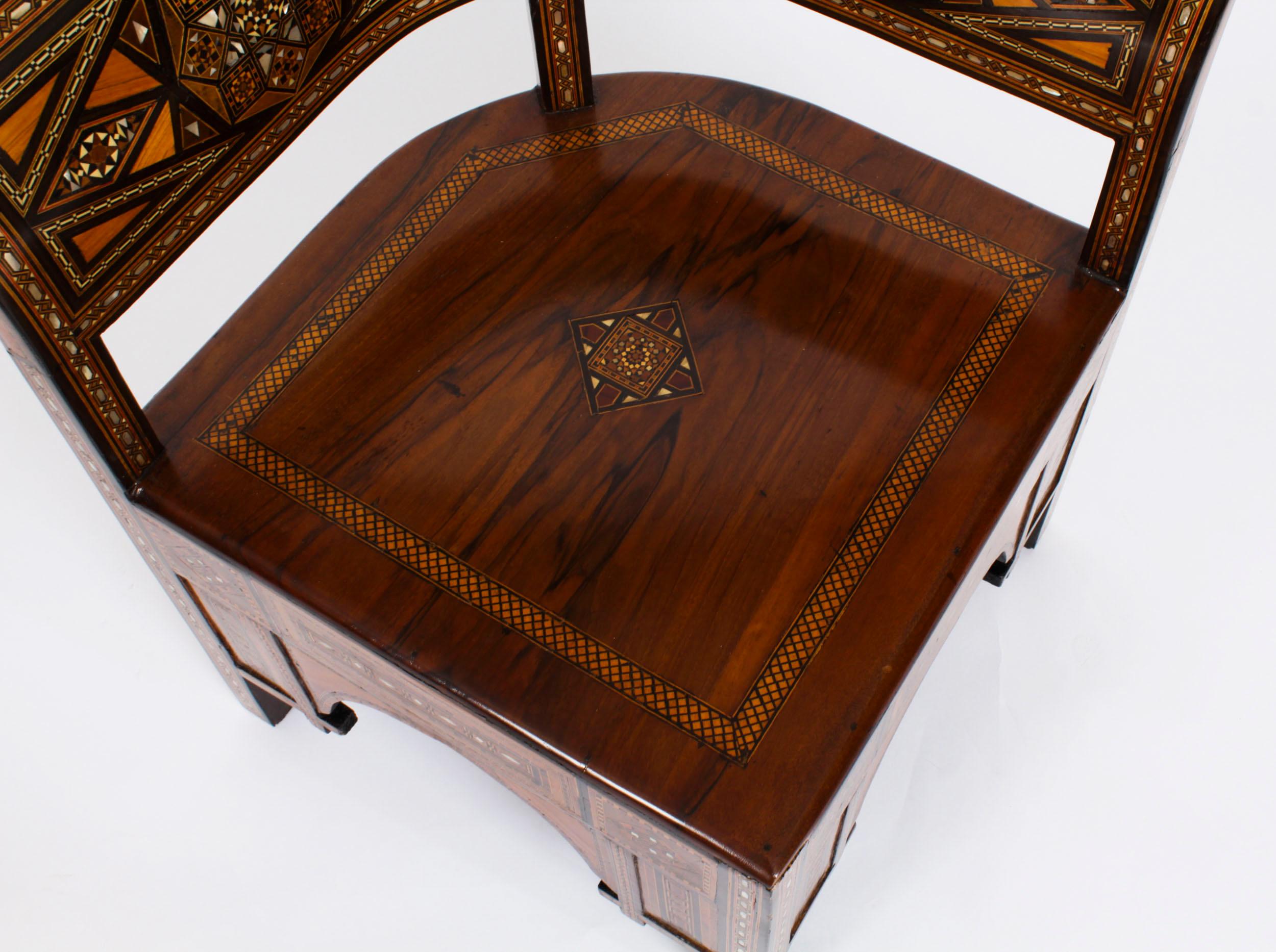 Antike Sessel mit Intarsien aus syrischem Parkett C1900 im Angebot 11