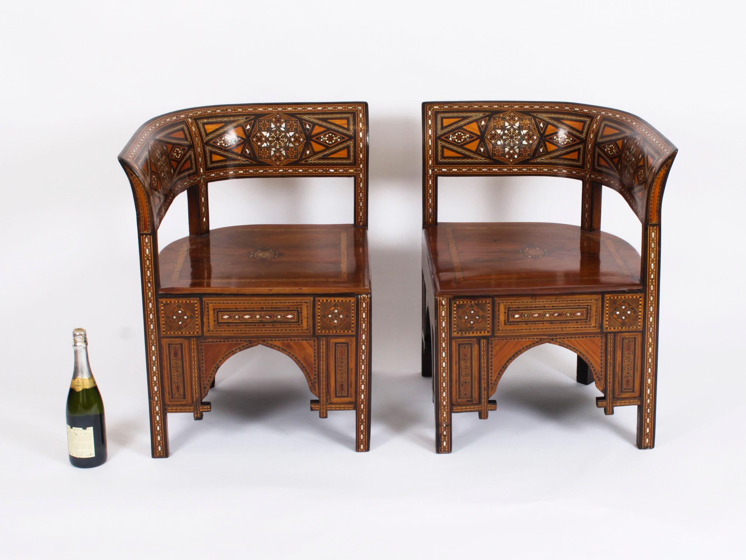 Antike Sessel mit Intarsien aus syrischem Parkett C1900 im Angebot 13