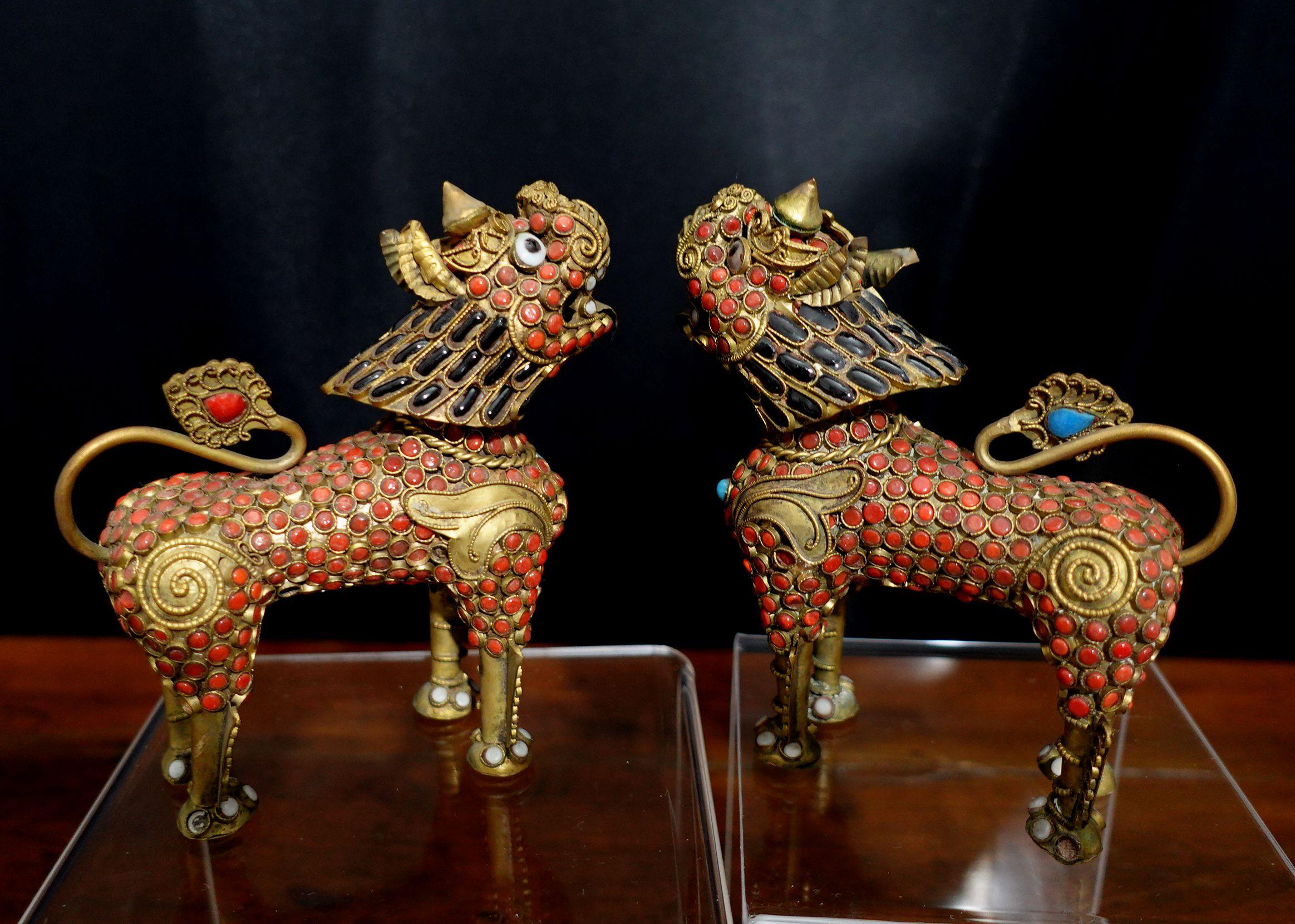 Antique Pair of Tibetan Enamel Jeweled Foo Lions / Dogs Snuff Bottles 4