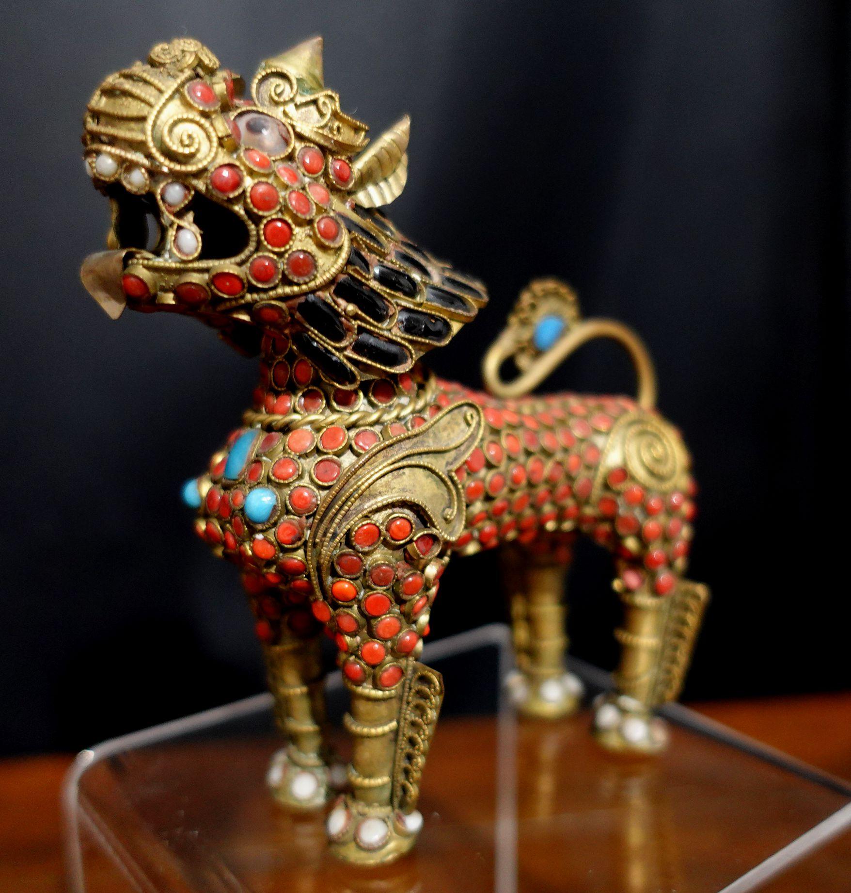 Chinese Antique Pair of Tibetan Enamel Jeweled Foo Lions / Dogs Snuff Bottles