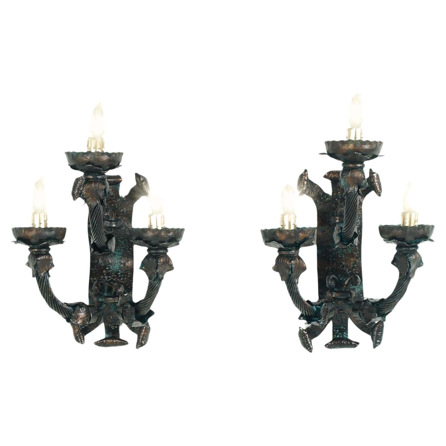 Antique Pair of Tuscan Renaissance outdoor wall lights, gold-green wrought iron For Sale