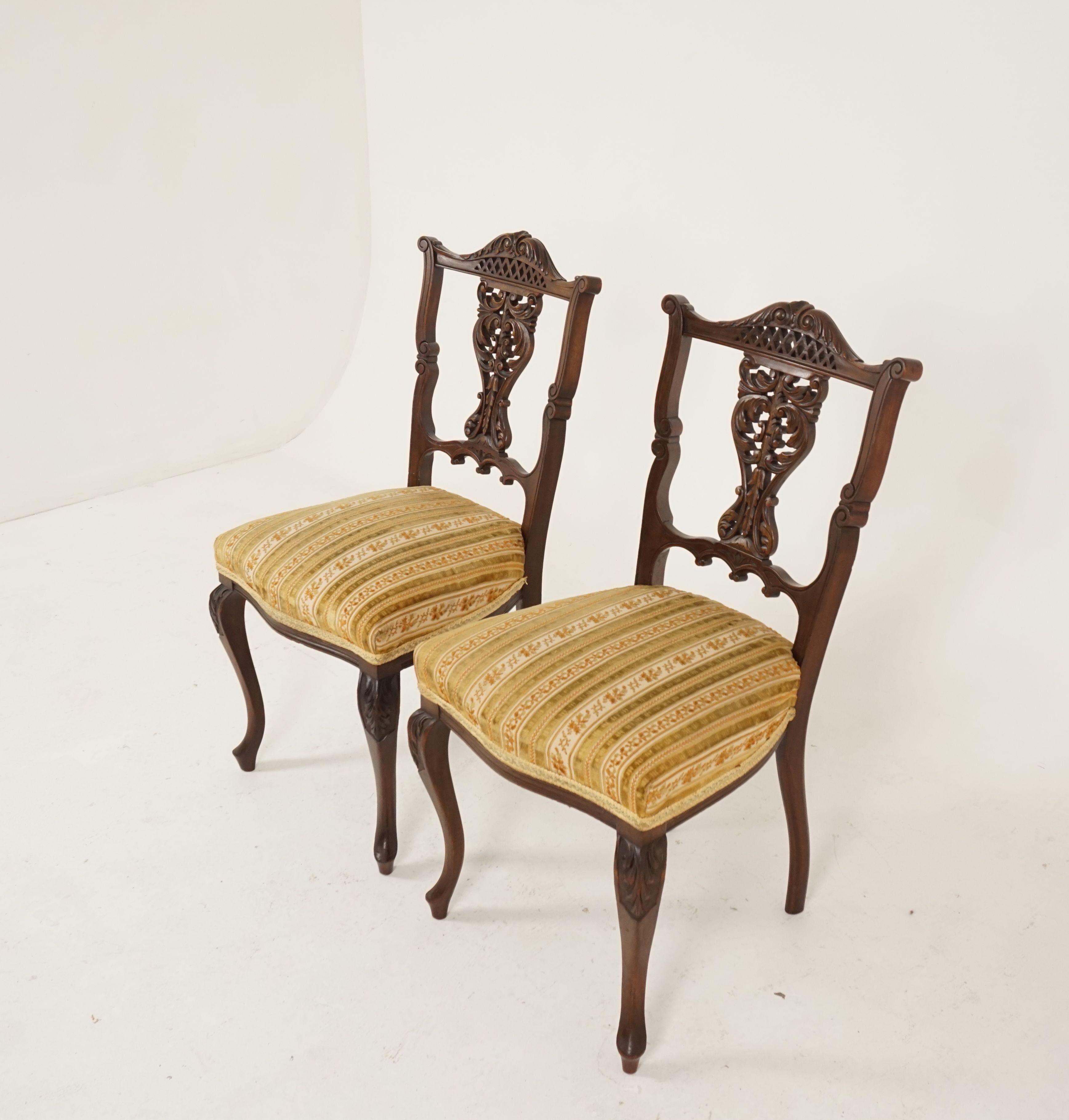 Scottish Antique Pair of Upholstered Walnut Parlour or Side Chairs Scotland, 1900