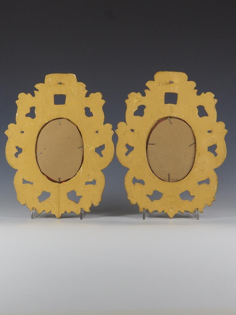 Coppia di specchi da parete in legno dorato veneziano in vendita 2