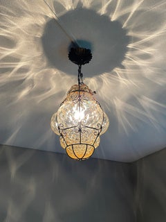 Pareja antigua de lámparas colgantes venecianas de Murano Vidrio soplado a boca en marcos de hierro