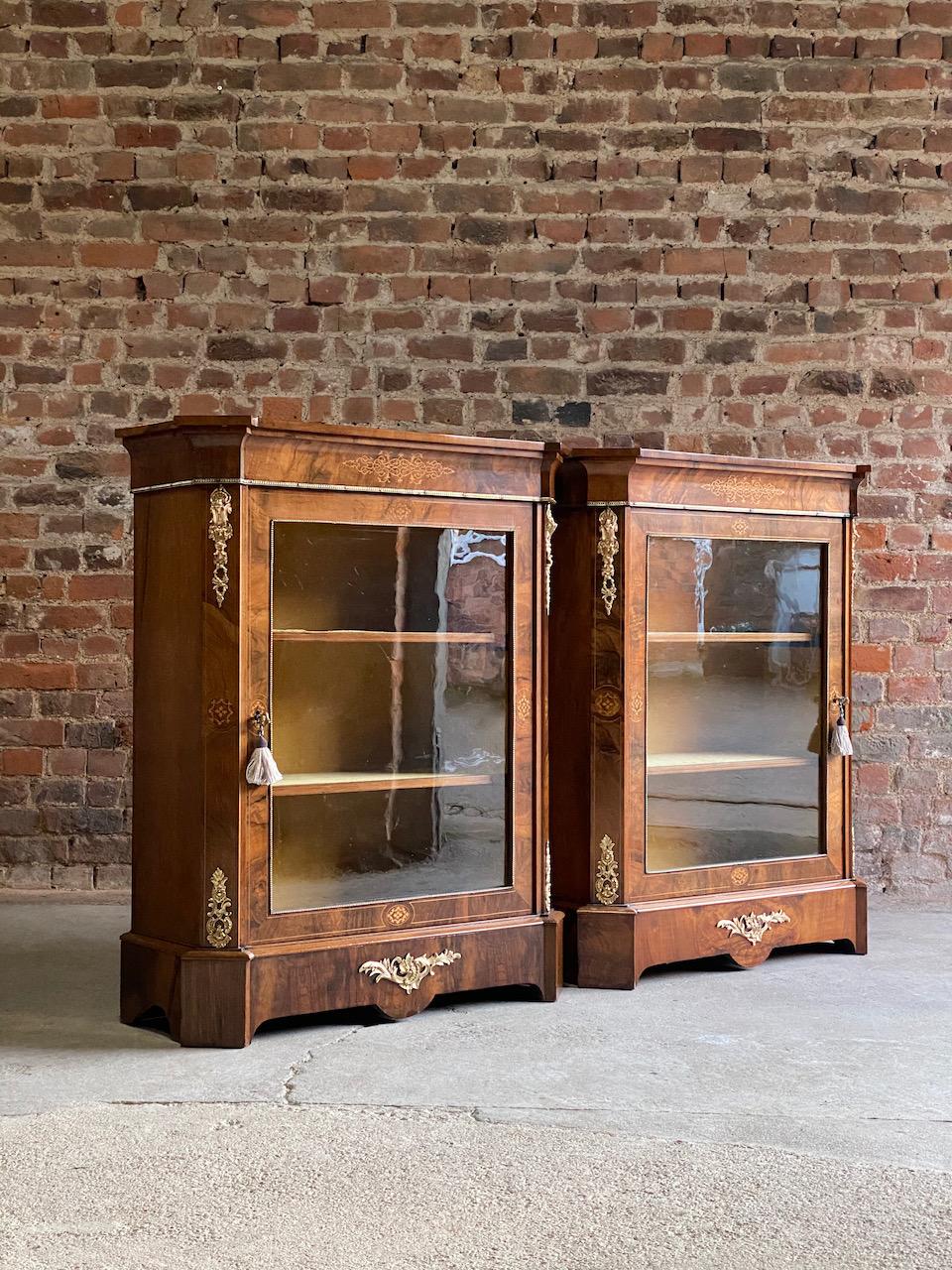 Antique Pair of Walnut Pier Cabinets Victorian, circa 1880 For Sale 7