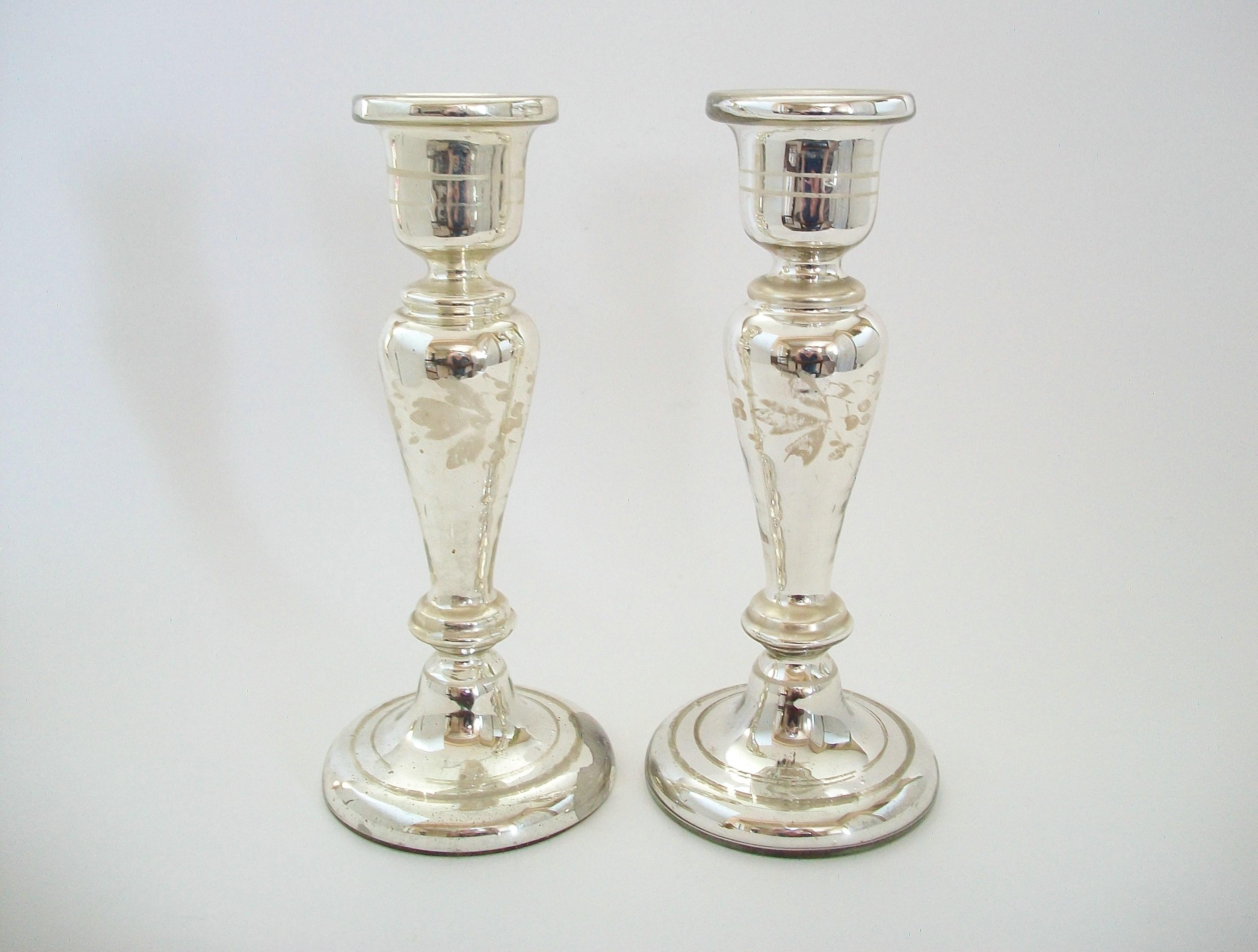 Belle Époque Antique Pair of White Painted Mercury Glass Candlesticks - France - Circa 1880 For Sale