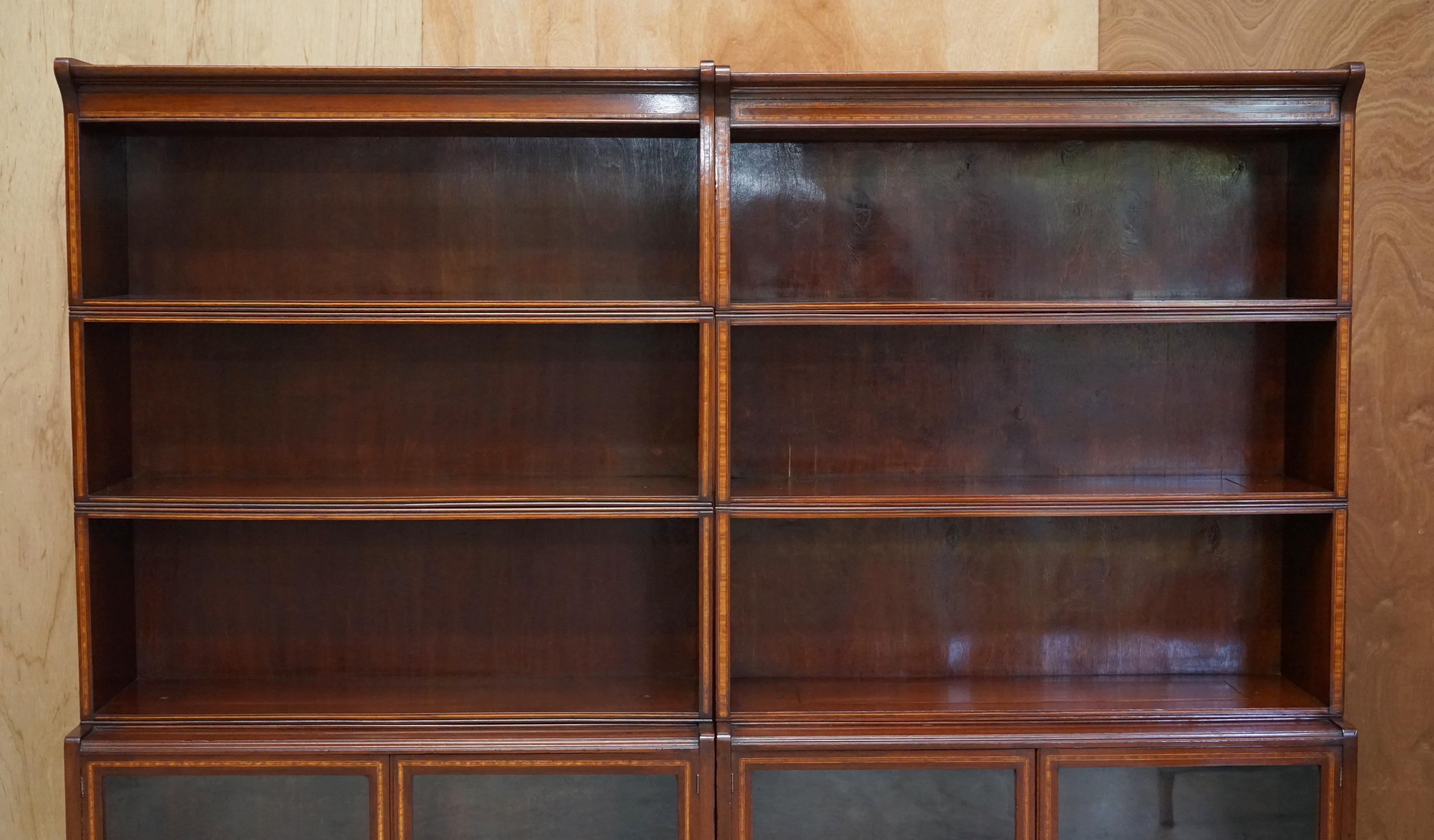 Antikes Paar Bücherregale aus Hartholz, Seidenholz und Nussbaumholz von William Baker Co im Angebot 8