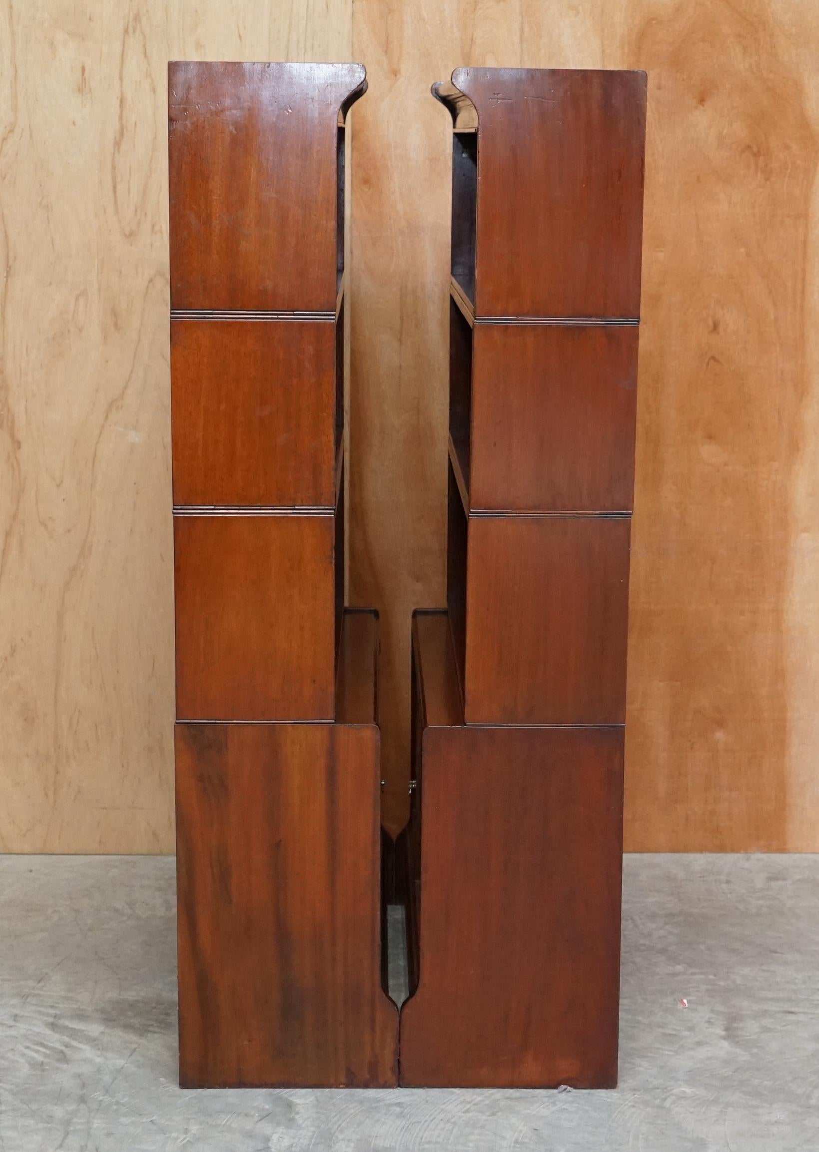 Antikes Paar Bücherregale aus Hartholz, Seidenholz und Nussbaumholz von William Baker Co im Angebot 13