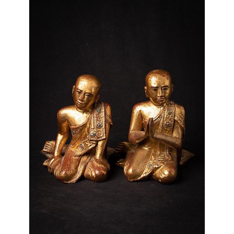 Material: wood
27,5 cm high 
22,7 cm wide and 24,3 cm deep
Weight: 3.310 kgs
Gilded with 24 krt. gold
Mandalay style
Namaskara mudra
Originating from Burma
19th century

