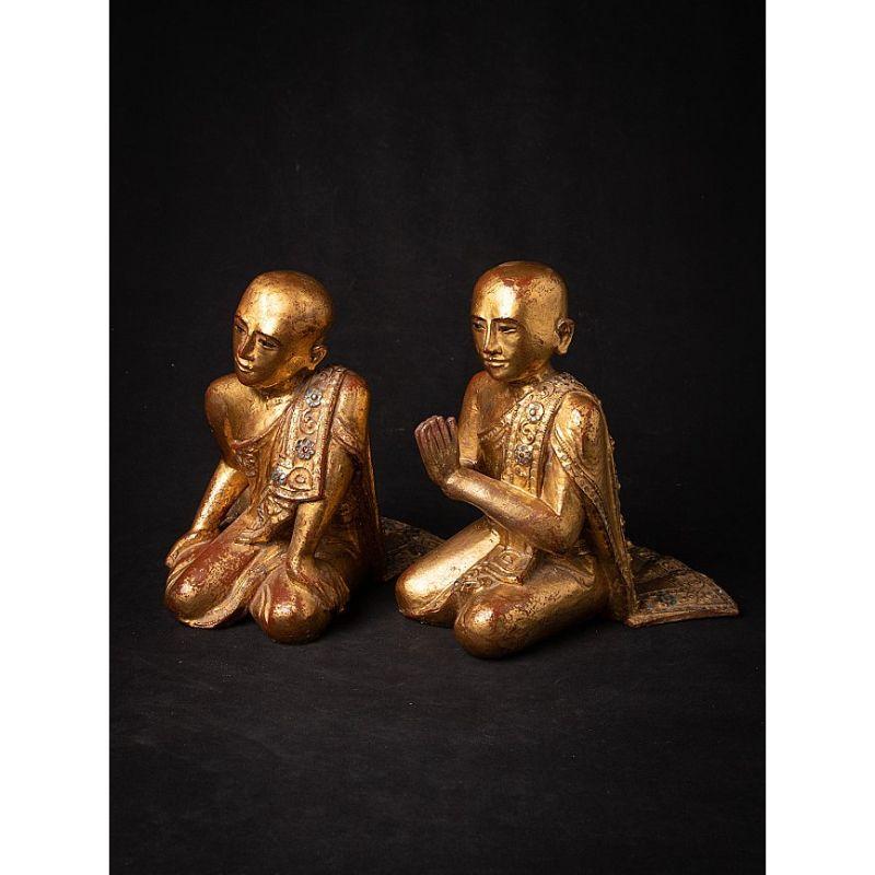 Antique Pair of Wooden Burmese Monk Statues from Burma In Good Condition For Sale In DEVENTER, NL