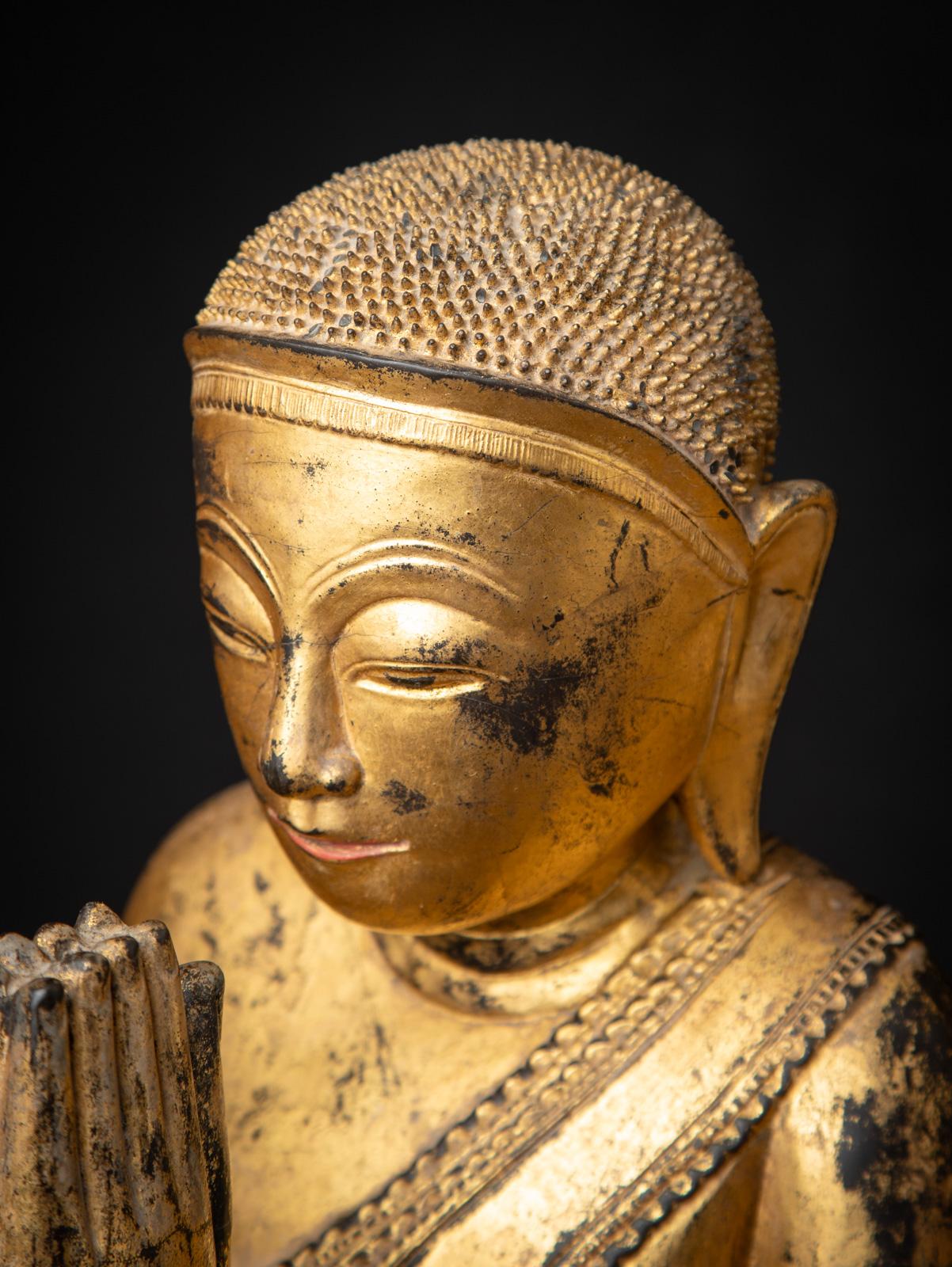 Antikes Paar hölzerner burmesischer Mönchsstatuen aus Birma (Birmanisch) im Angebot