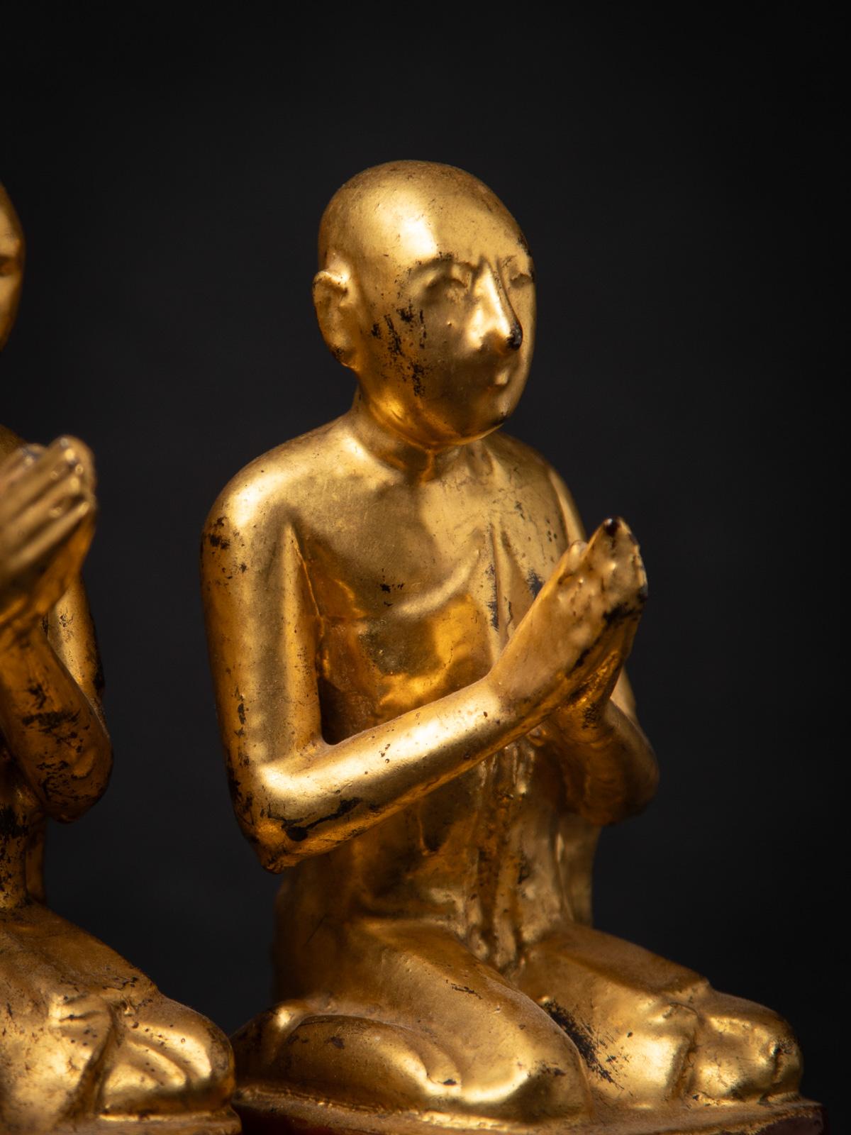 Ancienne paire de statues de moines birmans en bois de Birmanie en vente 4