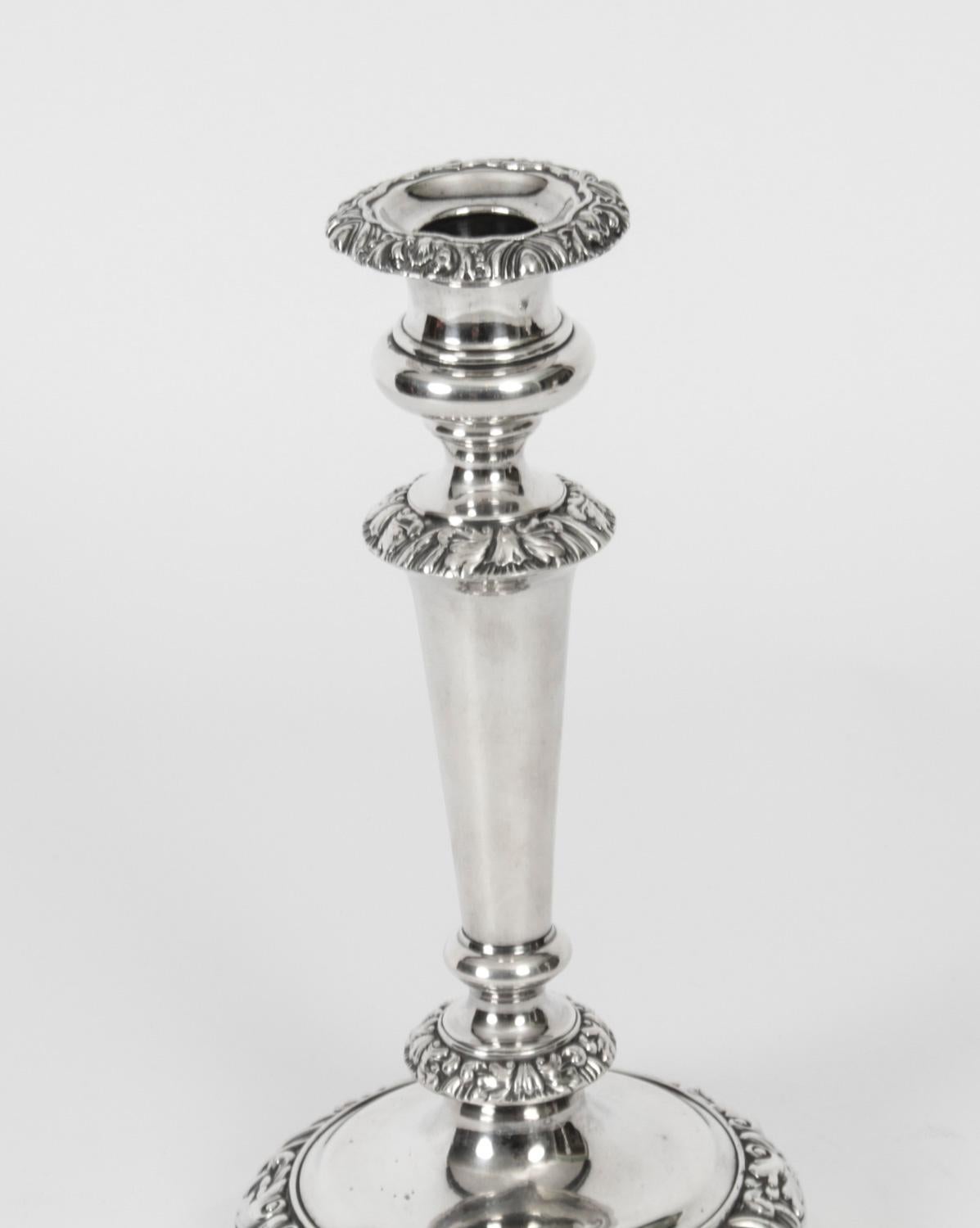 Antique Pair of Old Sheffield Silver Plated Candlesticks, Circa 1820 19th C In Good Condition In London, GB