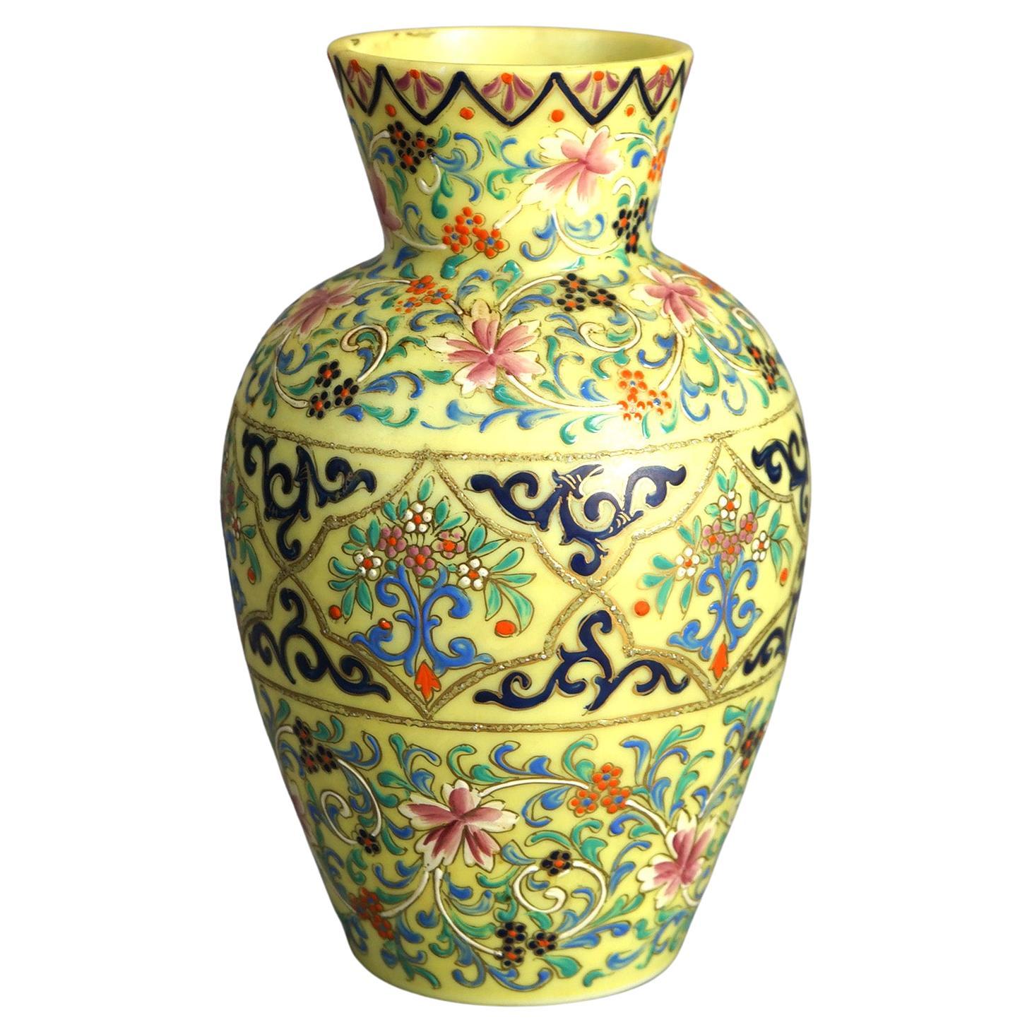 Émaillé Ancienne paire de vases en verre d'art décorés d'émail opalin avec fleurs et volutes C1900 en vente