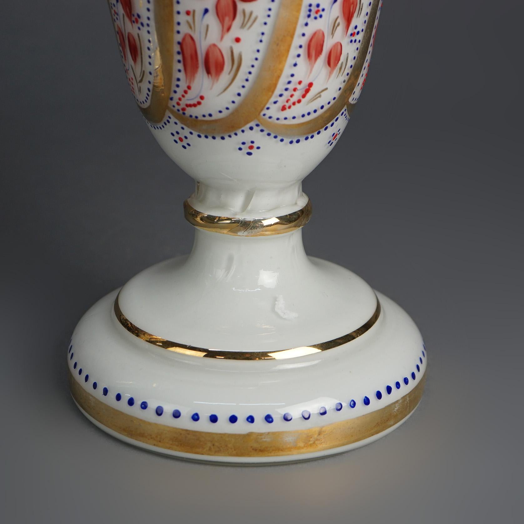 Antike Paar Opaline Floral emaillierte handgemalte Lampen mit Taschentuchschirmen im Angebot 5