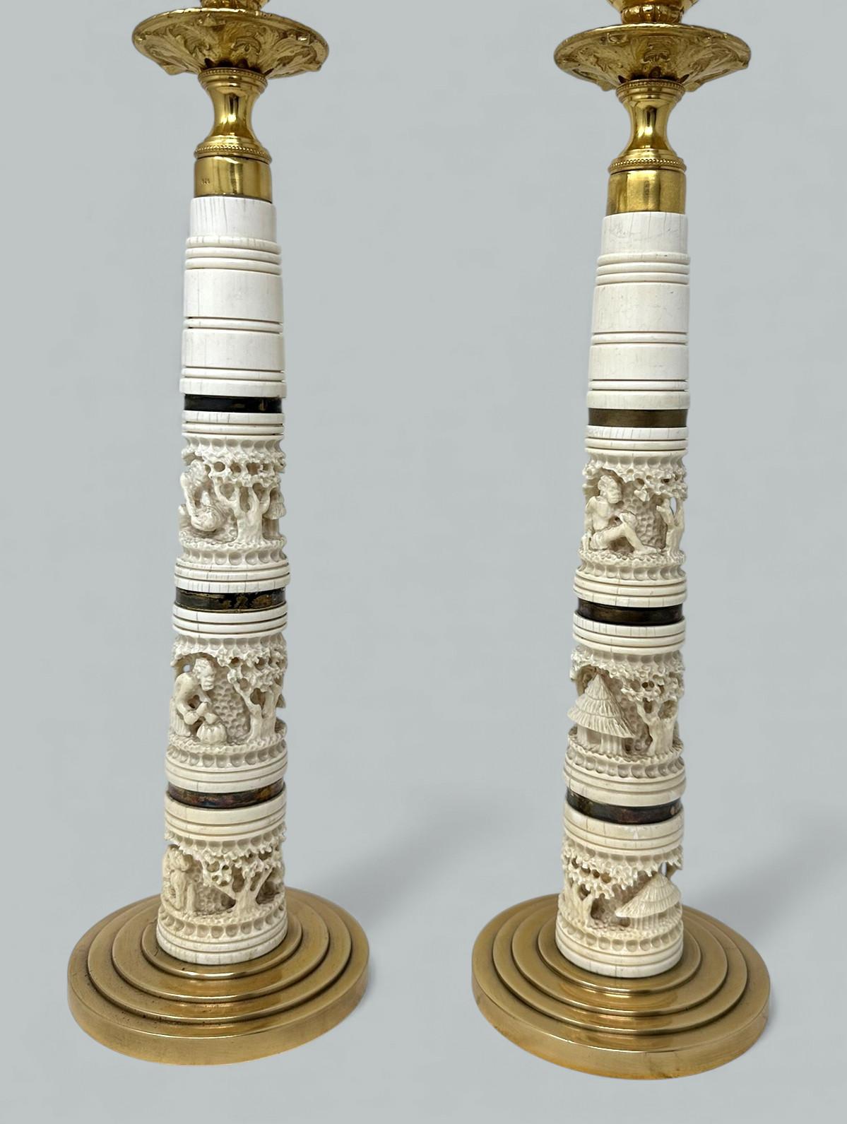 Antike Paar Ormolu Hand geschnitzt Bovine Kerzenhalter Tischlampen Chinesisch Japanisch im Zustand „Gut“ im Angebot in Dublin, Ireland