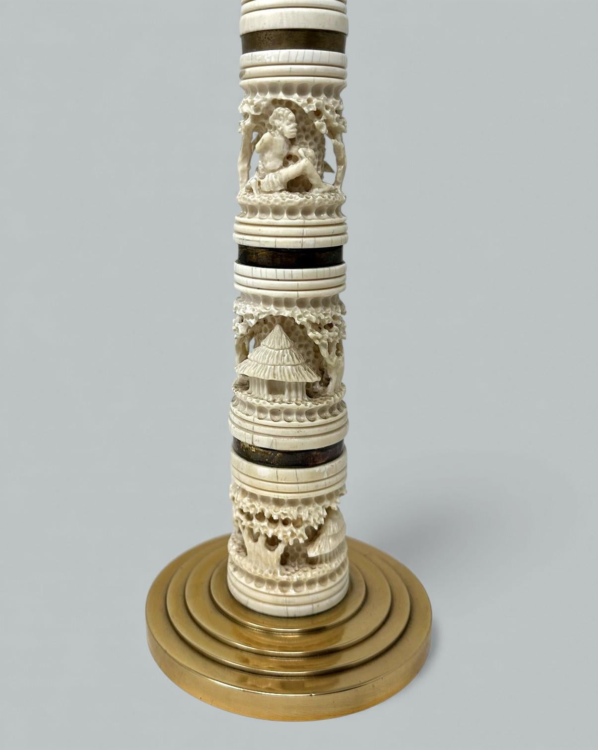 Antike Paar Ormolu Hand geschnitzt Bovine Kerzenhalter Tischlampen Chinesisch Japanisch (19. Jahrhundert) im Angebot