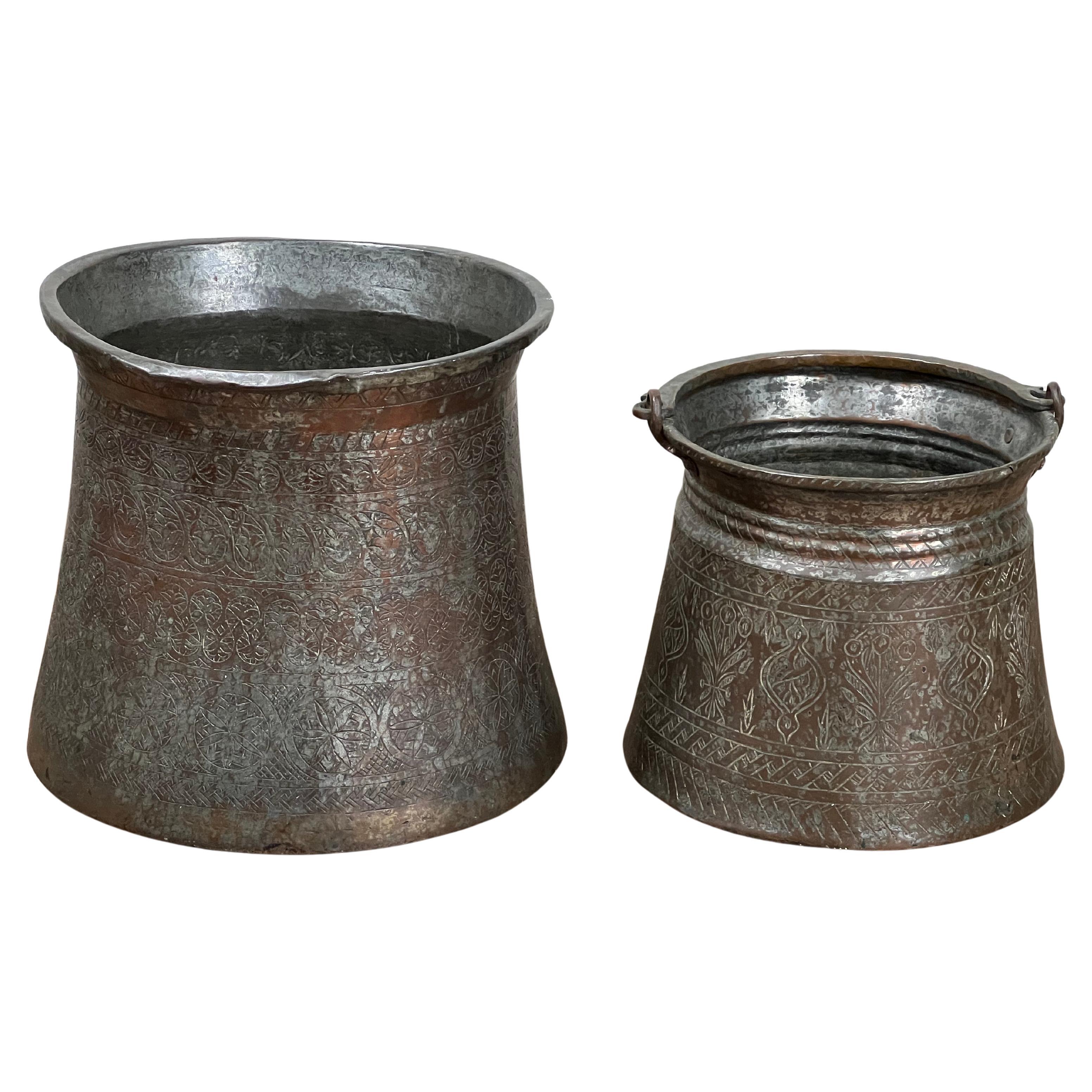 Ancienne paire de chaudrons ottomans Empire en cuivre teinté c. Milieu du 19ème siècle