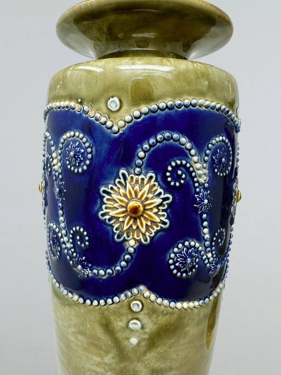 Antikes Paar Porzellan Royal Doulton Keramik Jugendstil Elektrische Tischlampen  (20. Jahrhundert) im Angebot