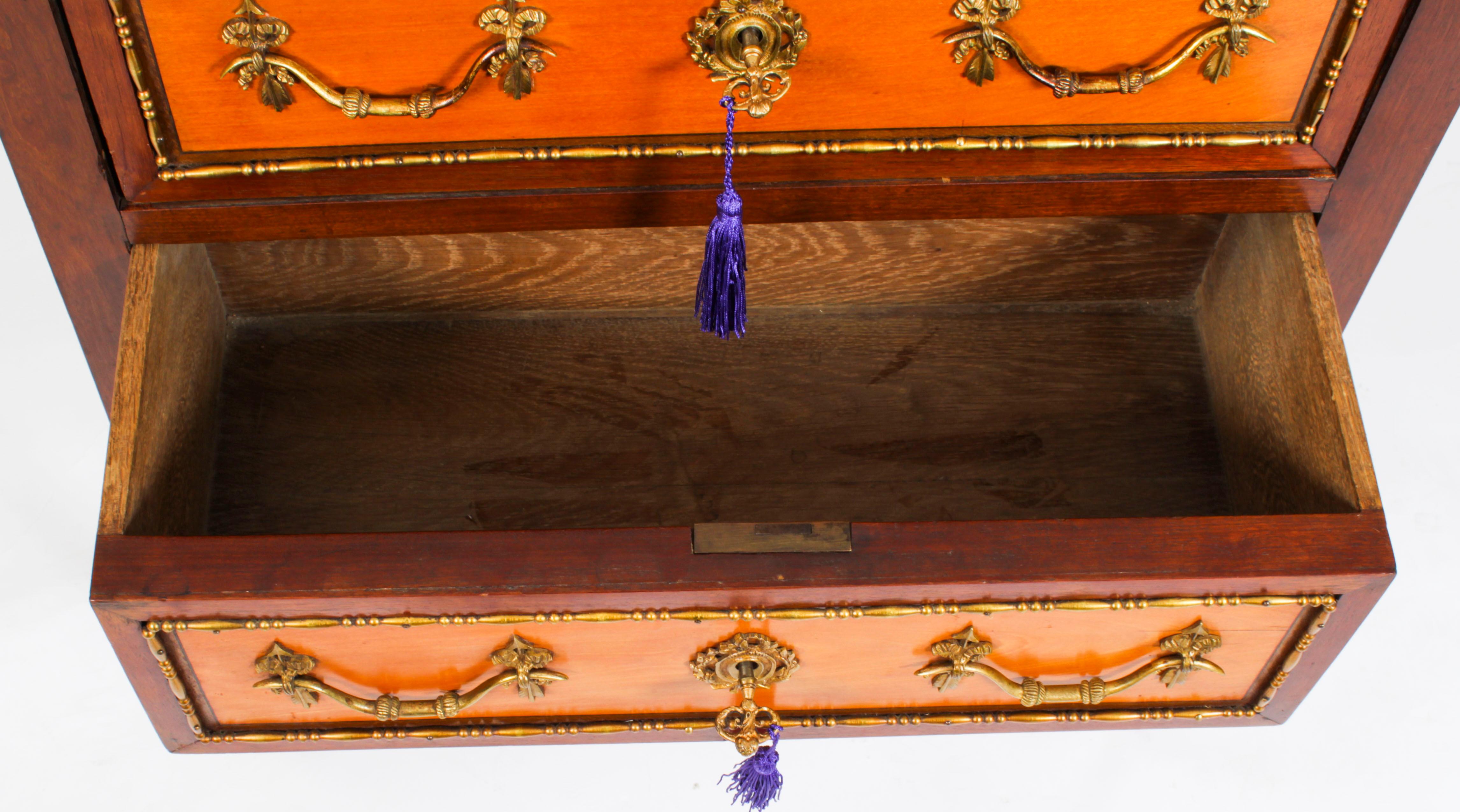 Ancienne paire de commodes de chevet en bois de satin Armoires Coffres 19ème siècle 7