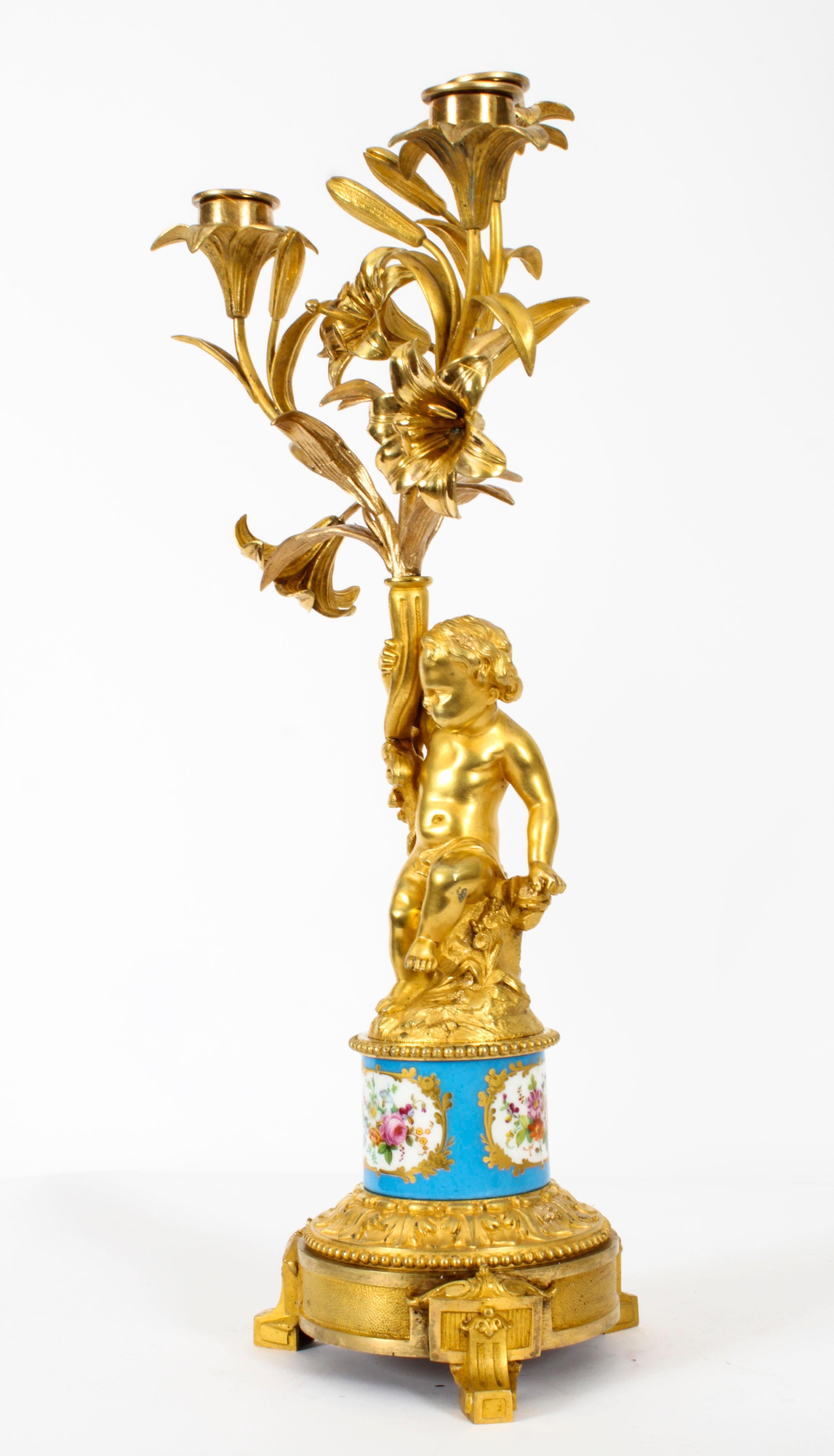 Paire de chandeliers anciens en porcelaine et bronze doré de Sèvres Bleu Celeste, 19e C. en vente 14