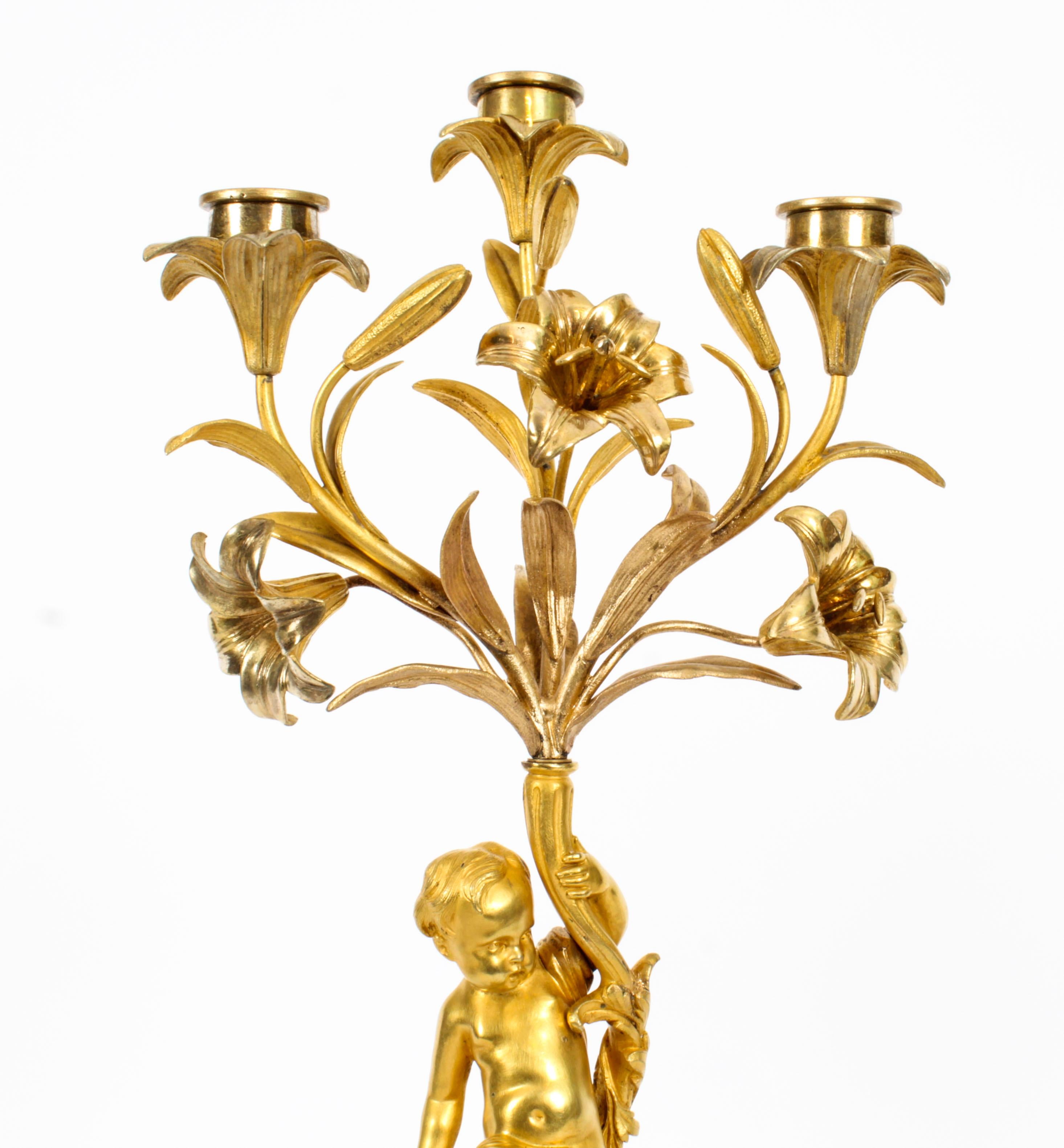 Paire de chandeliers anciens en porcelaine et bronze doré de Sèvres Bleu Celeste, 19e C. en vente 1