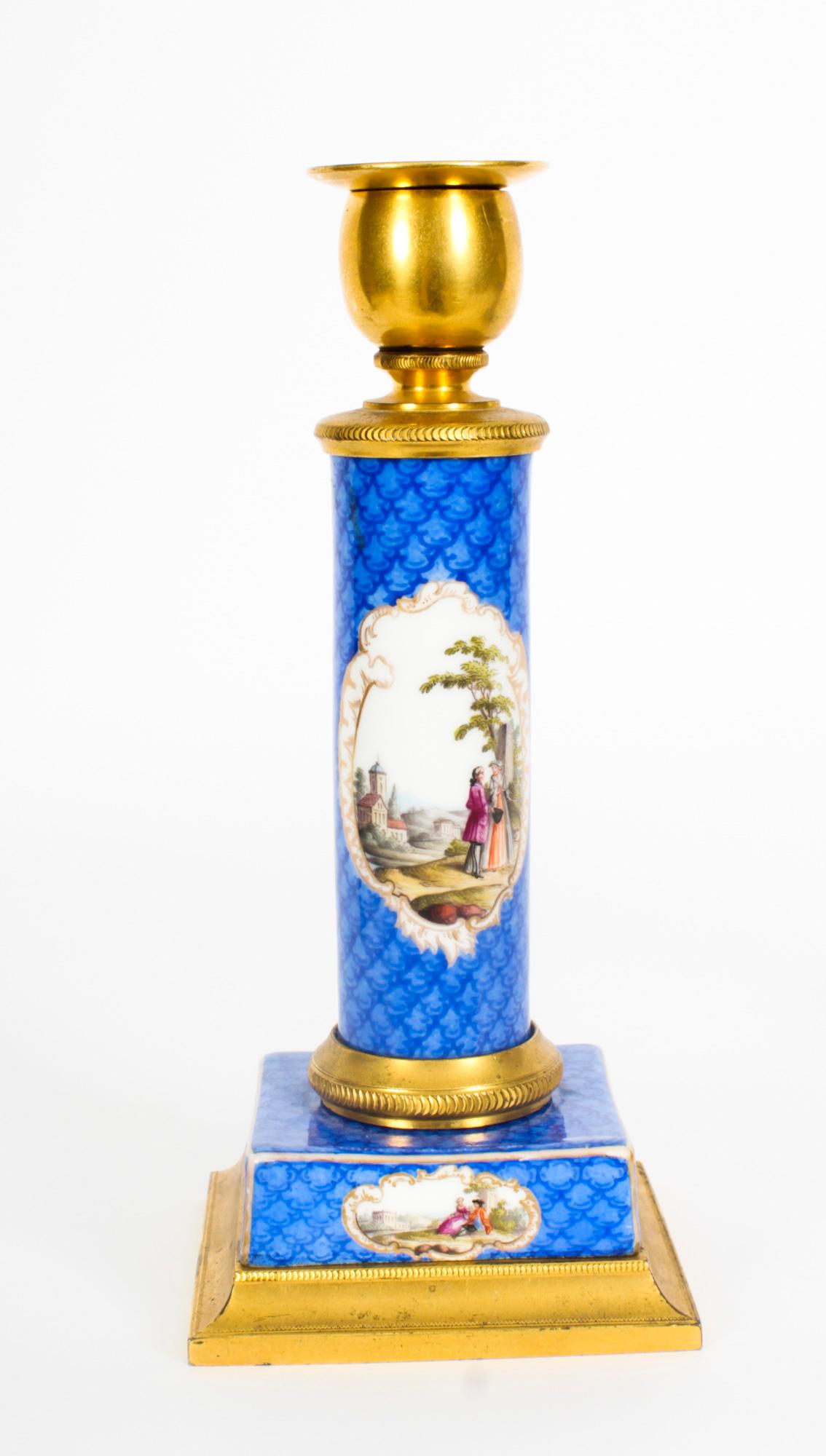 Antikes Paar Sevres-Porzellan-Kerzenleuchter mit Goldbronze-Montierung, 19. Jahrhundert im Angebot 2