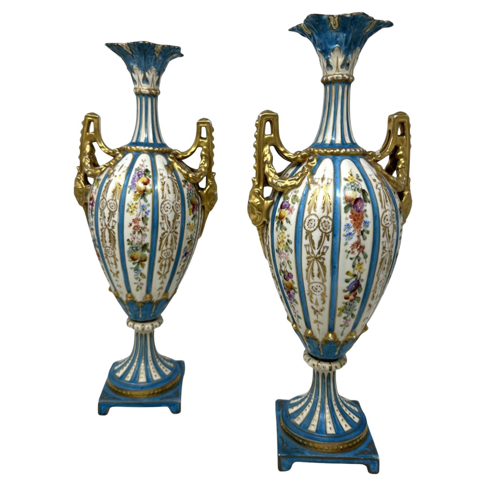 Antike Paar Sèvres Stil Deutsch Rudolstadt Hand gemalt Vasen Urnen 19C Macys im Angebot