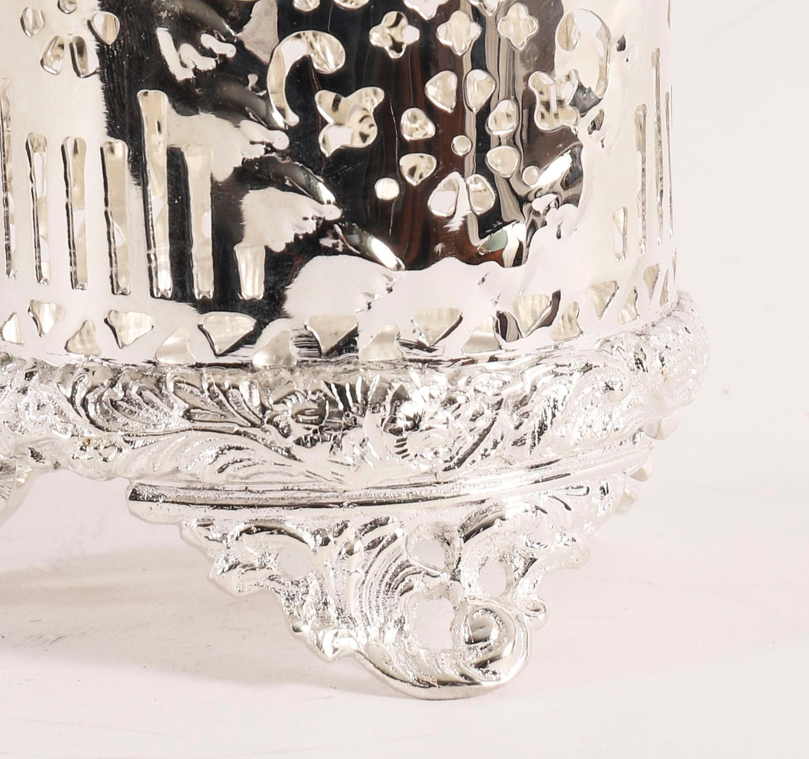 Antique Pair Silver Plated English Wine Coasters 20th Century For Sale 2